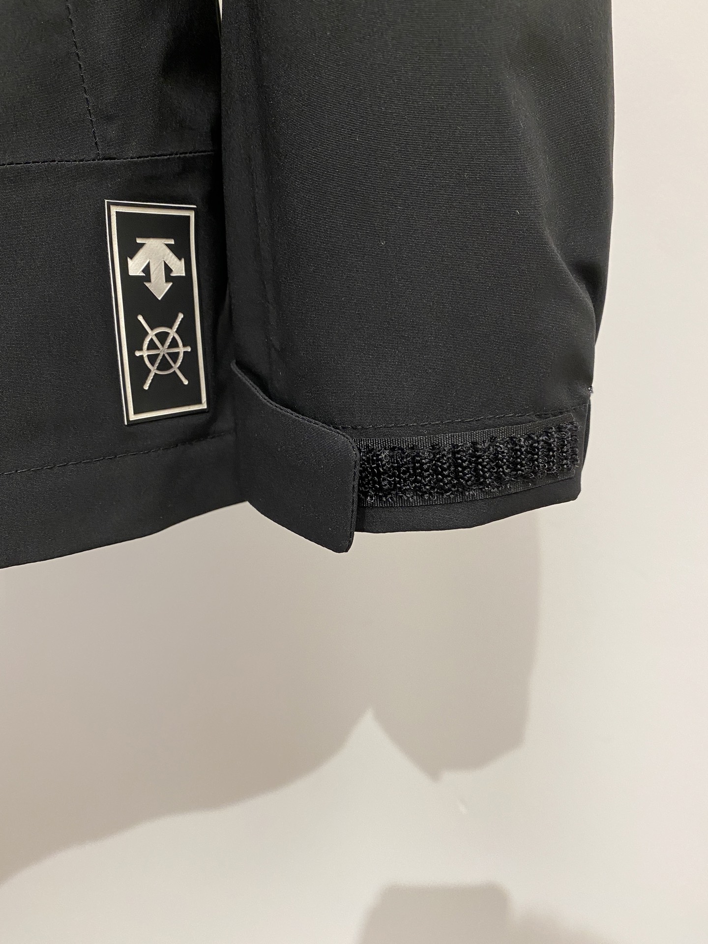 DESCENTE迪桑特、 2025新品夹克外套，时尚帅气，简约百搭款，肩部顶级印胶图案logo，定制原版