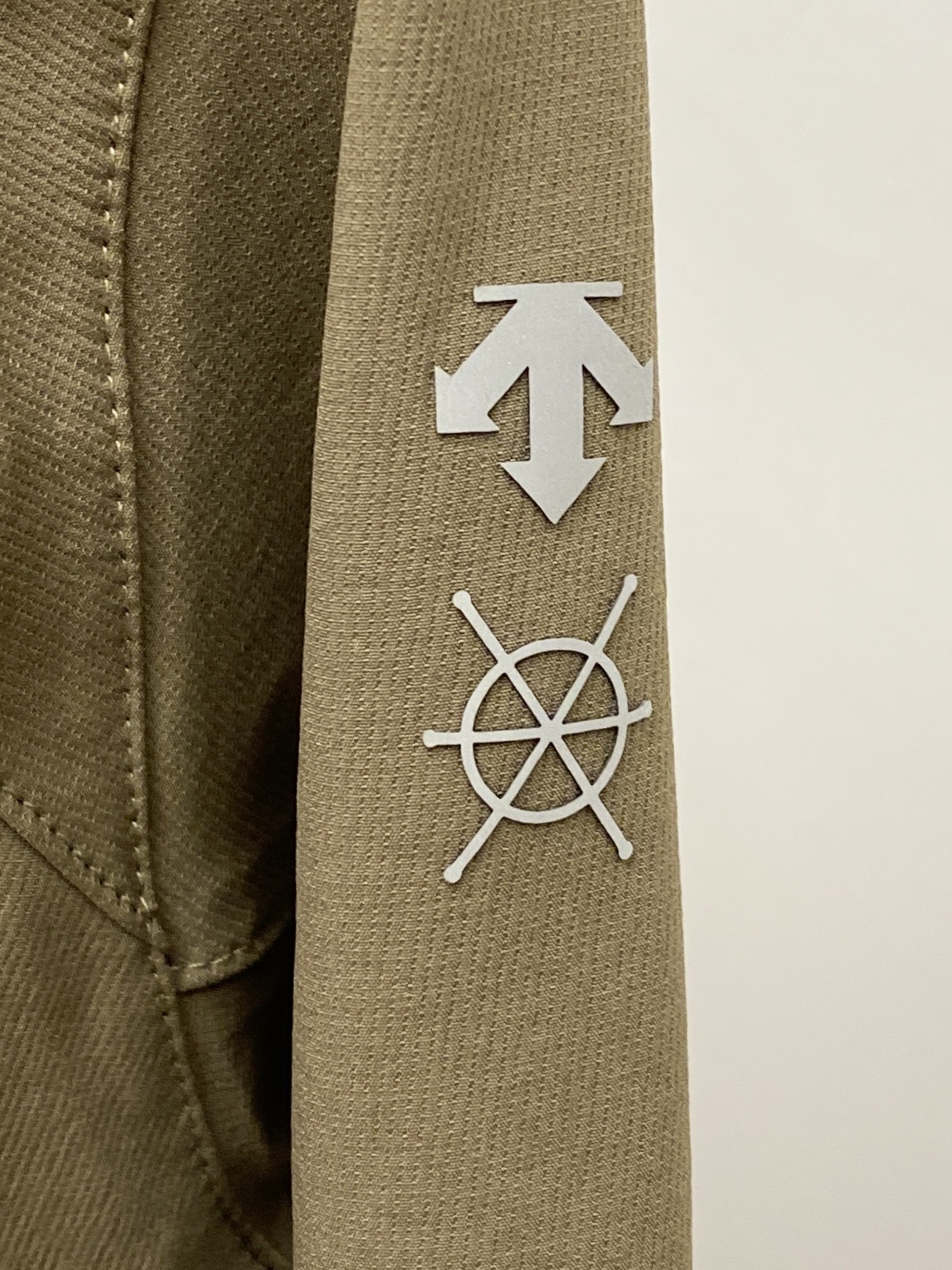 DESCENTE迪桑特、 2025新品夹克外套，时尚帅气，简约百搭款，肩部顶级印胶图案logo，定制原版