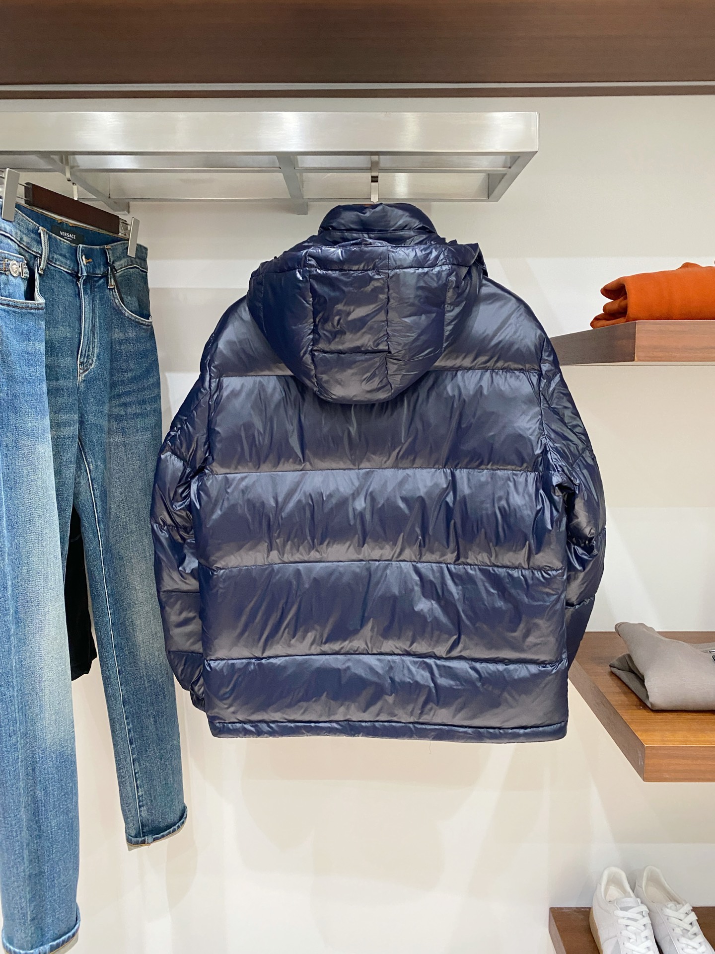 普拉达、2025最新款男士轻薄羽绒服、面料柔软舒适 ．上身版型超赞 ．拉链．辅料都是客供 、进口面料，轻