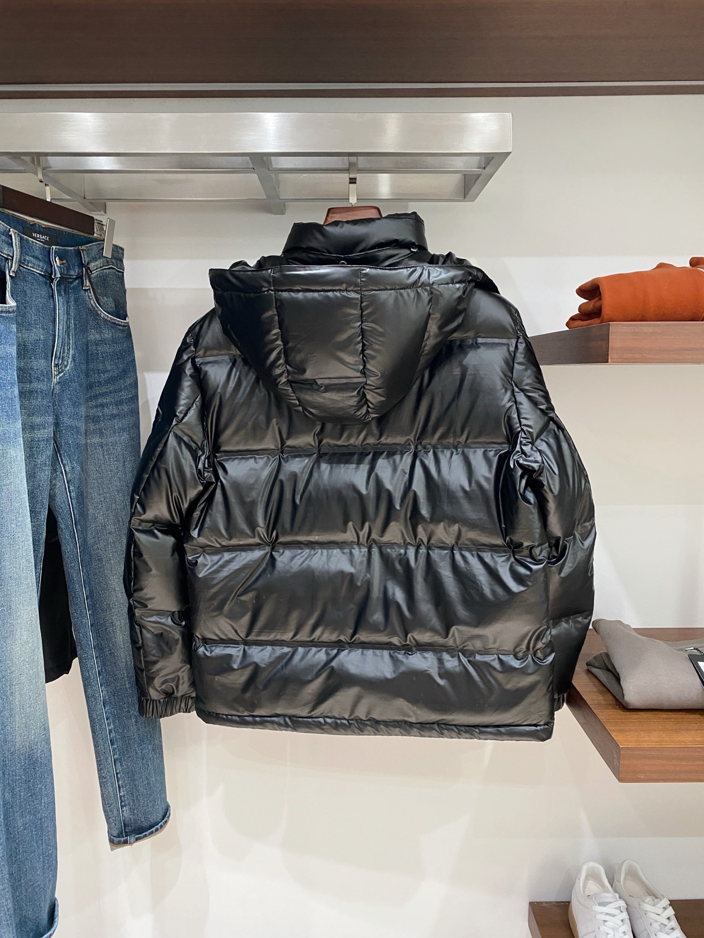 普拉达、2025最新款男士轻薄羽绒服、面料柔软舒适 ．上身版型超赞 ．拉链．辅料都是客供 、进口面料，轻