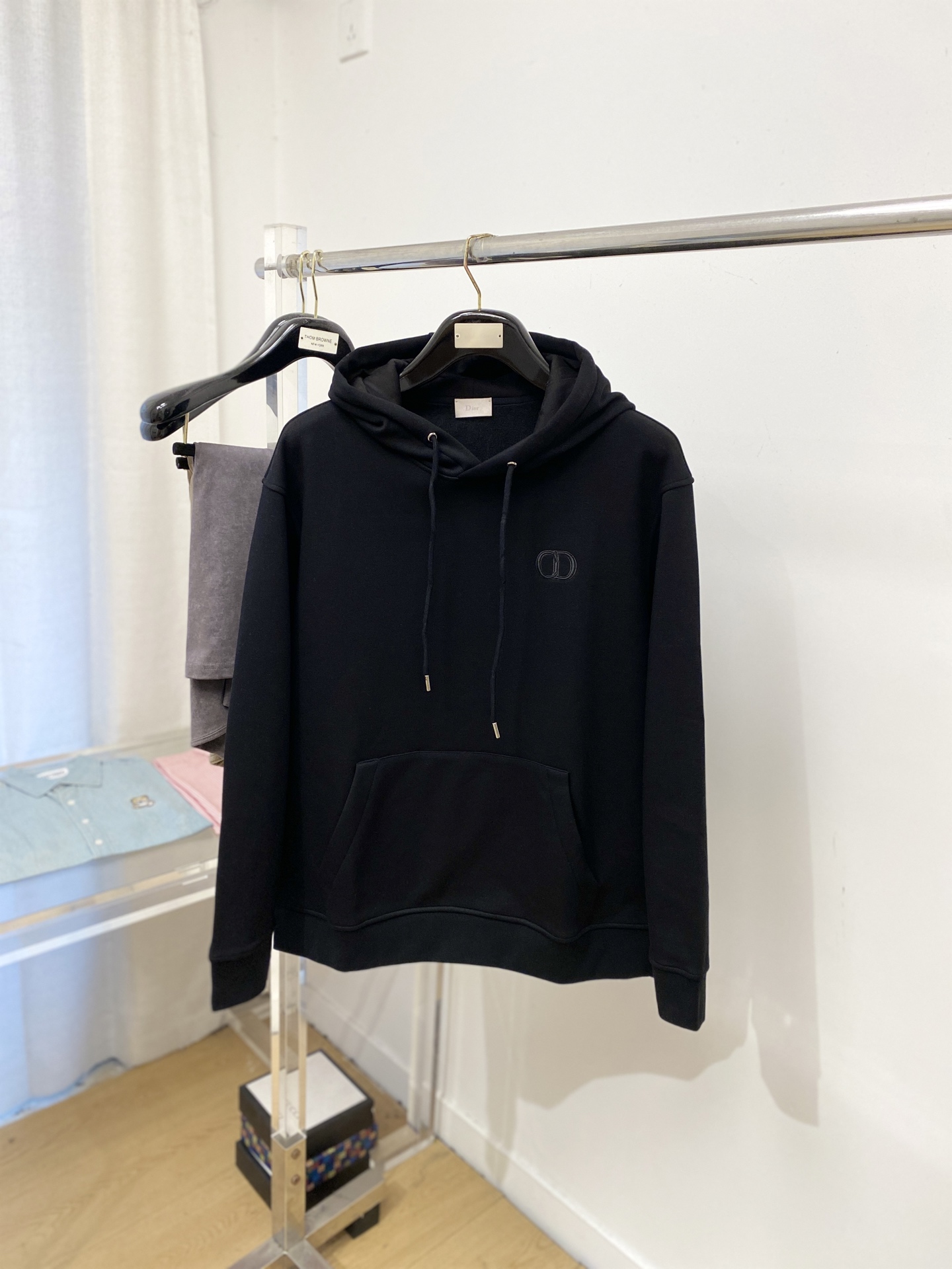 NO:627191,Dior, 2025 new sweatshirt, handsome and fashionable, with exquisite embroidered letter logo on the chest, simple and versatile. The fabric cotton is not only crisp and maintains the trendy silhouette, but also comfortable to wear, and the yarn is more delicate. Size M-3XL, dior, hoodie, sweatshirts, alexander wang19860909迪奥、2025新品卫衣,帅气时尚,胸前精致刺绣字母logo,简约百搭款.面料棉 不仅挺括,保持潮流的廓形,又穿着舒适,纱织更细腻,码数M-3XL,,dior,hoodie,sweatshirts,alexander wang,Men's clothing