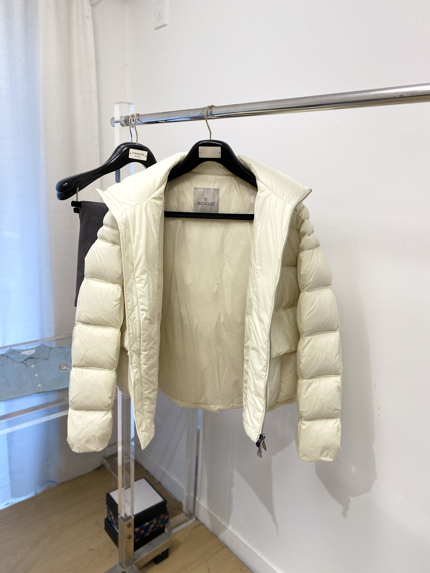 蒙口、2025最新款男士轻薄羽绒服、面料柔软舒适 ．上身版型超赞 ．拉链．辅料都是客供 、进口面料，轻便