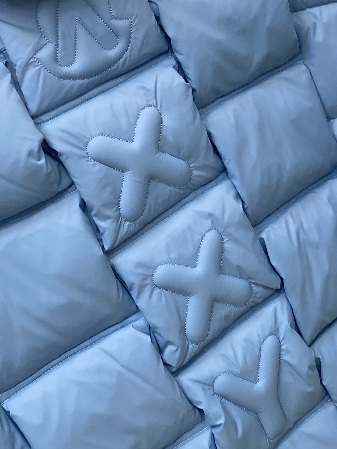 蒙口、2025最新款男士轻薄羽绒服、面料柔软舒适 ．上身版型超赞 ．拉链．辅料都是客供 、进口面料，轻便