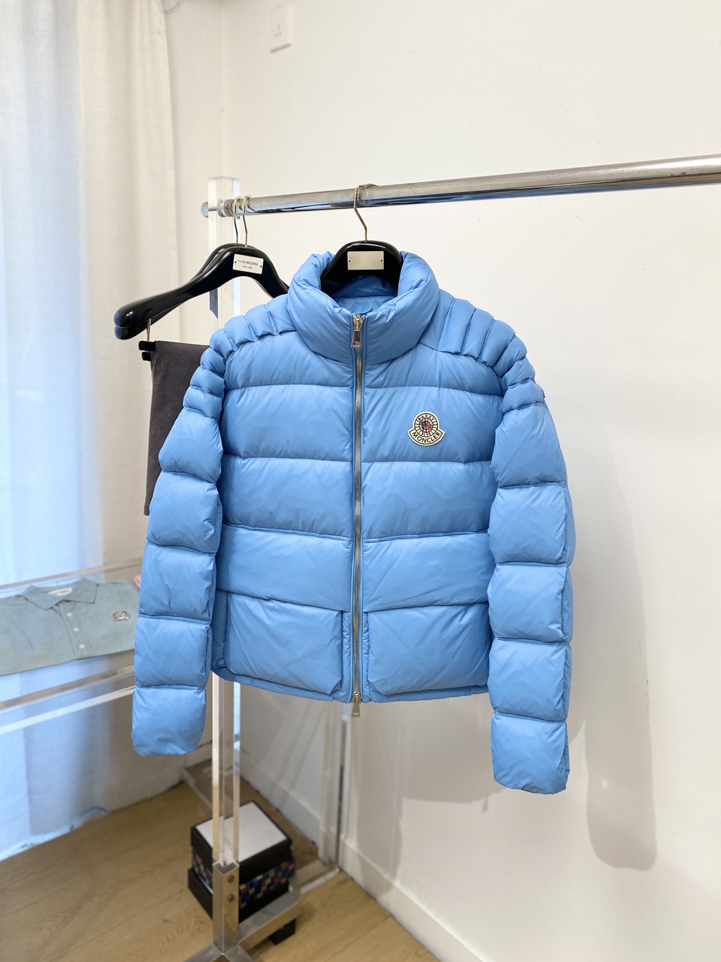 蒙口、2025最新款男士轻薄羽绒服、面料柔软舒适 ．上身版型超赞 ．拉链．辅料都是客供 、进口面料，轻便