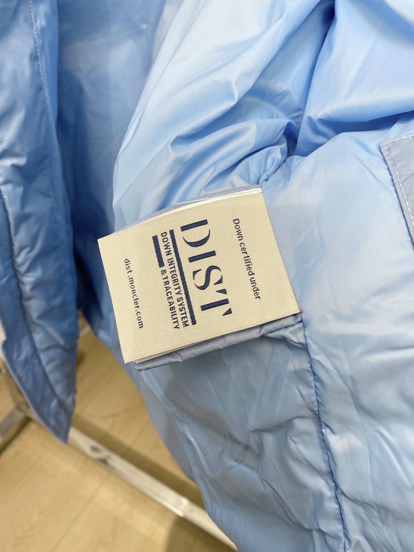 蒙口、2025最新款男士轻薄羽绒服、面料柔软舒适 ．上身版型超赞 ．拉链．辅料都是客供 、进口面料，轻便