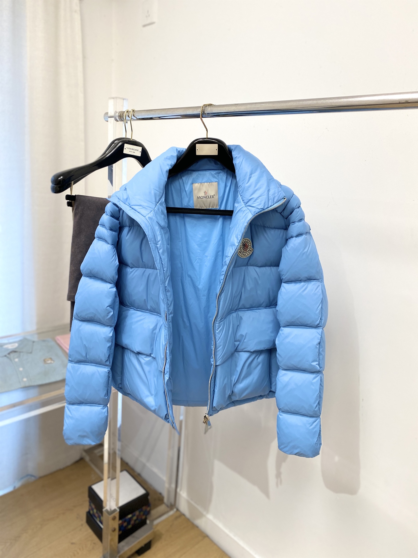 蒙口、2025最新款男士轻薄羽绒服、面料柔软舒适 ．上身版型超赞 ．拉链．辅料都是客供 、进口面料，轻便