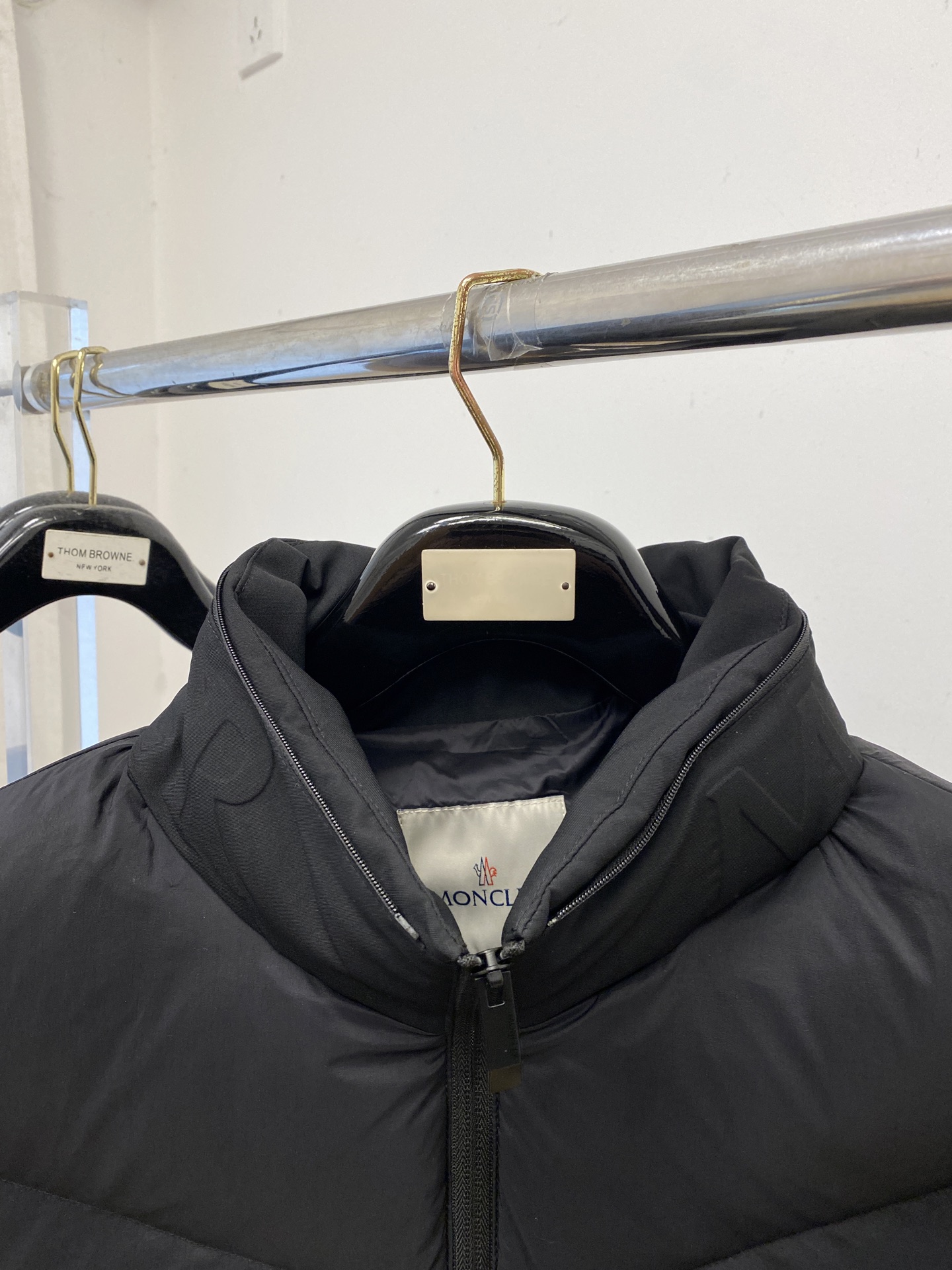 蒙口、2025最新款男士轻薄羽绒服、面料柔软舒适 ．上身版型超赞 ．拉链．辅料都是客供 、进口面料，轻便