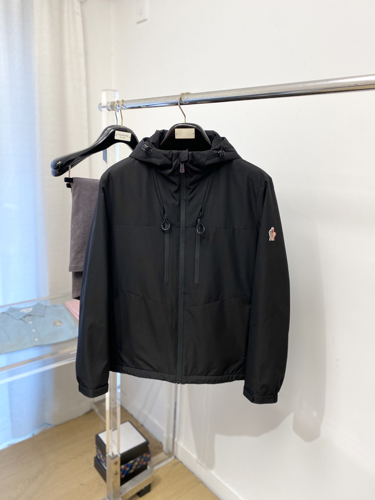 NO:691487,Moncler, 2025 new velvet jacket, fashionable and handsome, simple and versatile, embroidered logo on the cuffs, customized original fabric, not only stiff and maintain the trendy silhouette, but also comfortable to wear, the yarn is more delicate, size M-3XL,, Moncler, jackets & coats, jackets & coats,19860909蒙口、 2025新品加绒夹克外套,时尚帅气,简约百搭款,袖口刺绣装饰图案logo,定制原版面料,不仅挺括,保持潮流的廓形,又穿着舒适,纱织更细腻,码数M-3XL,,Moncler,jackets & coats,jackets & coats,,Men's clothing