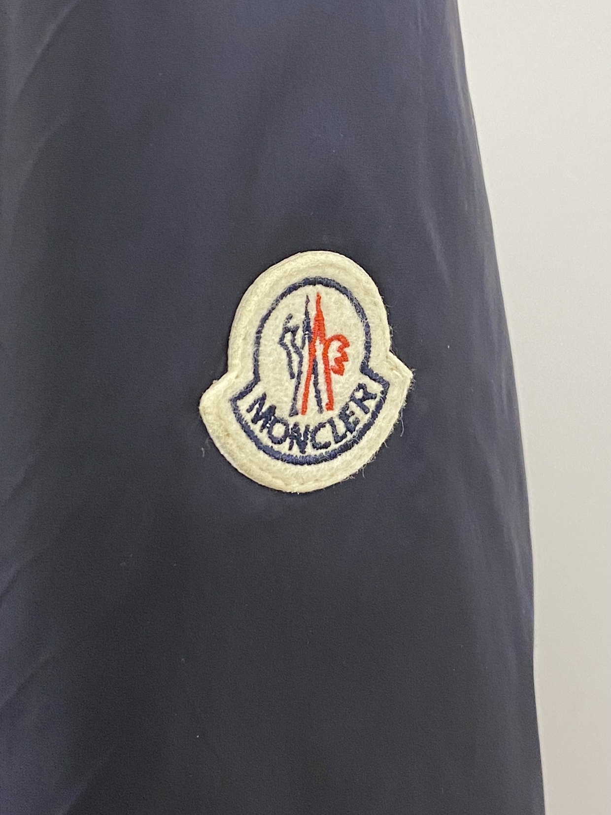 ￼ ￼ 蒙口、 2025新品夹克外套，时尚帅气，简约百搭款，袖口刺绣装饰图案logo，定制原版面料，不仅