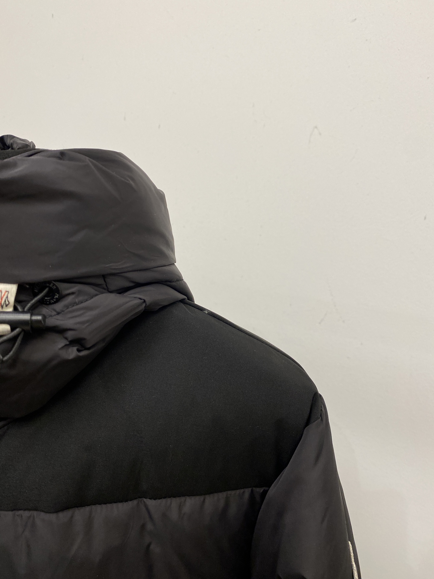 蒙口、2025最新款男士轻薄羽绒服、面料柔软舒适 ．上身版型超赞 ．拉链．辅料都是客供 、进口面料，轻便