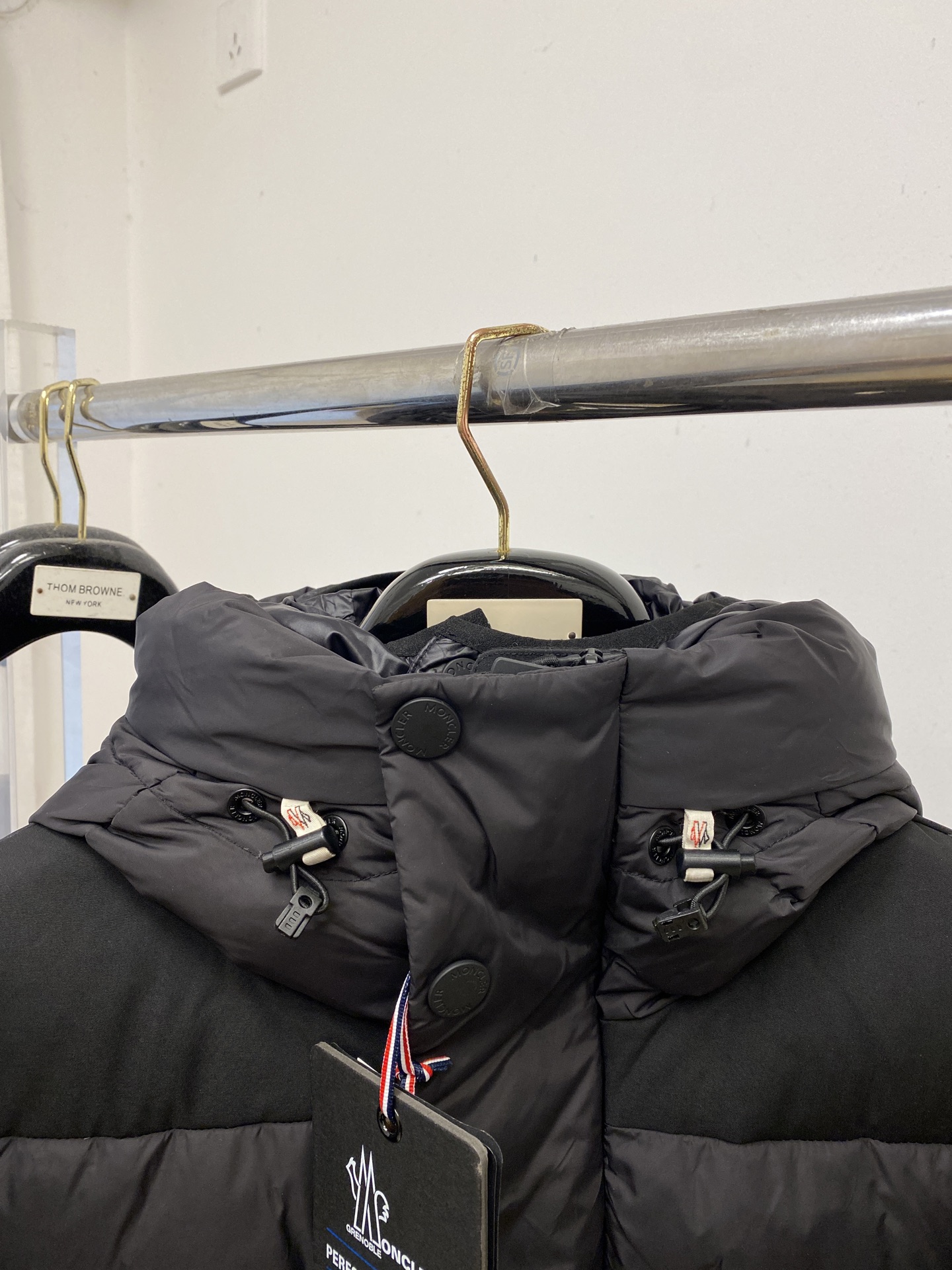 蒙口、2025最新款男士轻薄羽绒服、面料柔软舒适 ．上身版型超赞 ．拉链．辅料都是客供 、进口面料，轻便