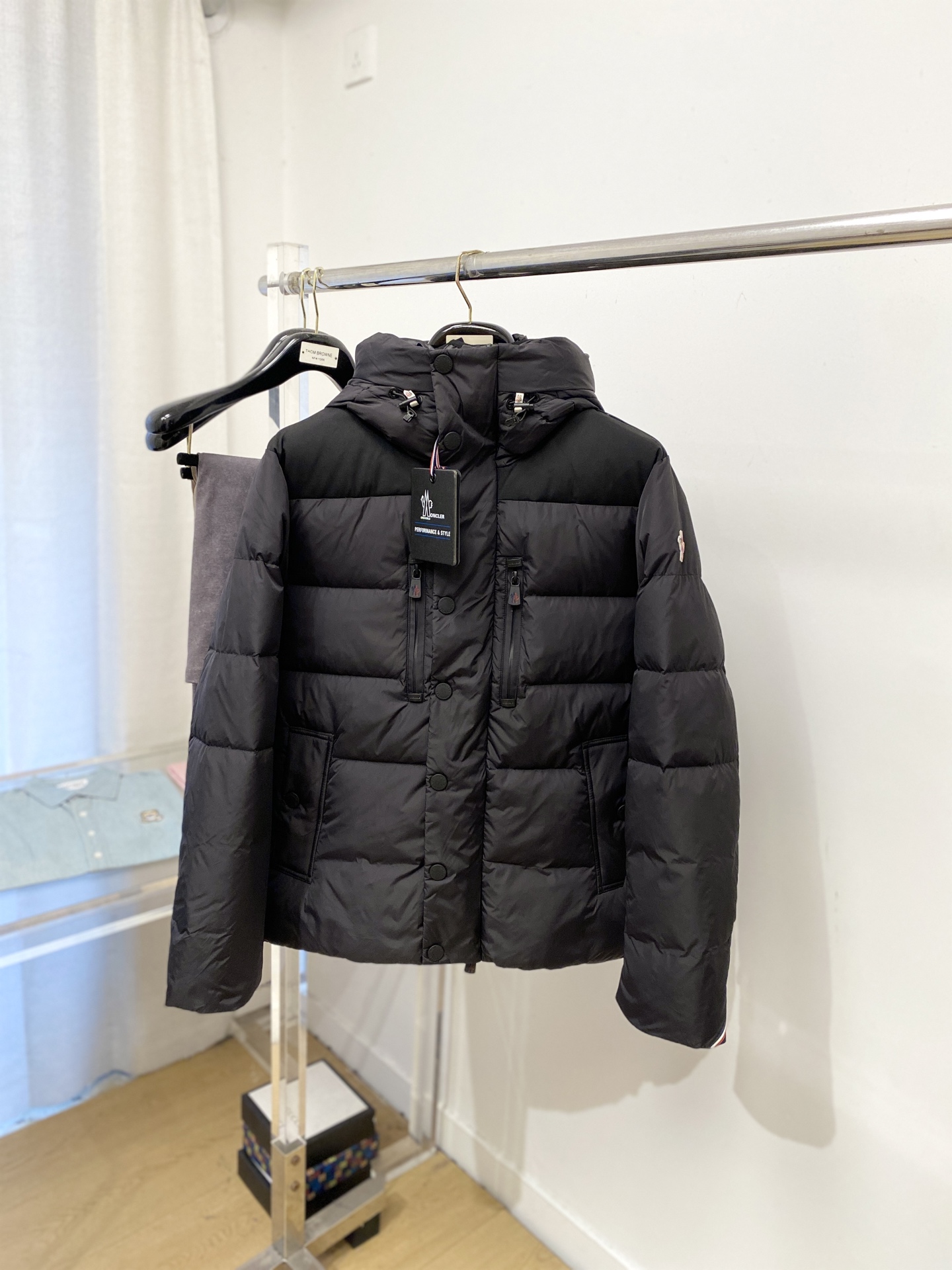 NO:651310,Meng Mouth, the latest 2025 men's lightweight down jacket, the fabric is soft and comfortable.  The upper body shape is awesome.  zipper.  The accessories are all custom-supplied and imported fabrics, which are light and comfortable, warm and stylish, simple and elegant!  Lightweight and warm, the best choice to keep out the cold in autumn and winter. Size M-3XL, Moncler, down jacket, alexander wang19860909蒙口、2025最新款男士轻薄羽绒服、面料柔软舒适 ．上身版型超赞 ．拉链．辅料都是客供 、进口面料,轻便舒适,保暖有型、简单大方款式！轻便保暖、秋冬御寒的最佳选择 码数M-3XL,,Moncler,down jacket,alexander wang,Men's clothing