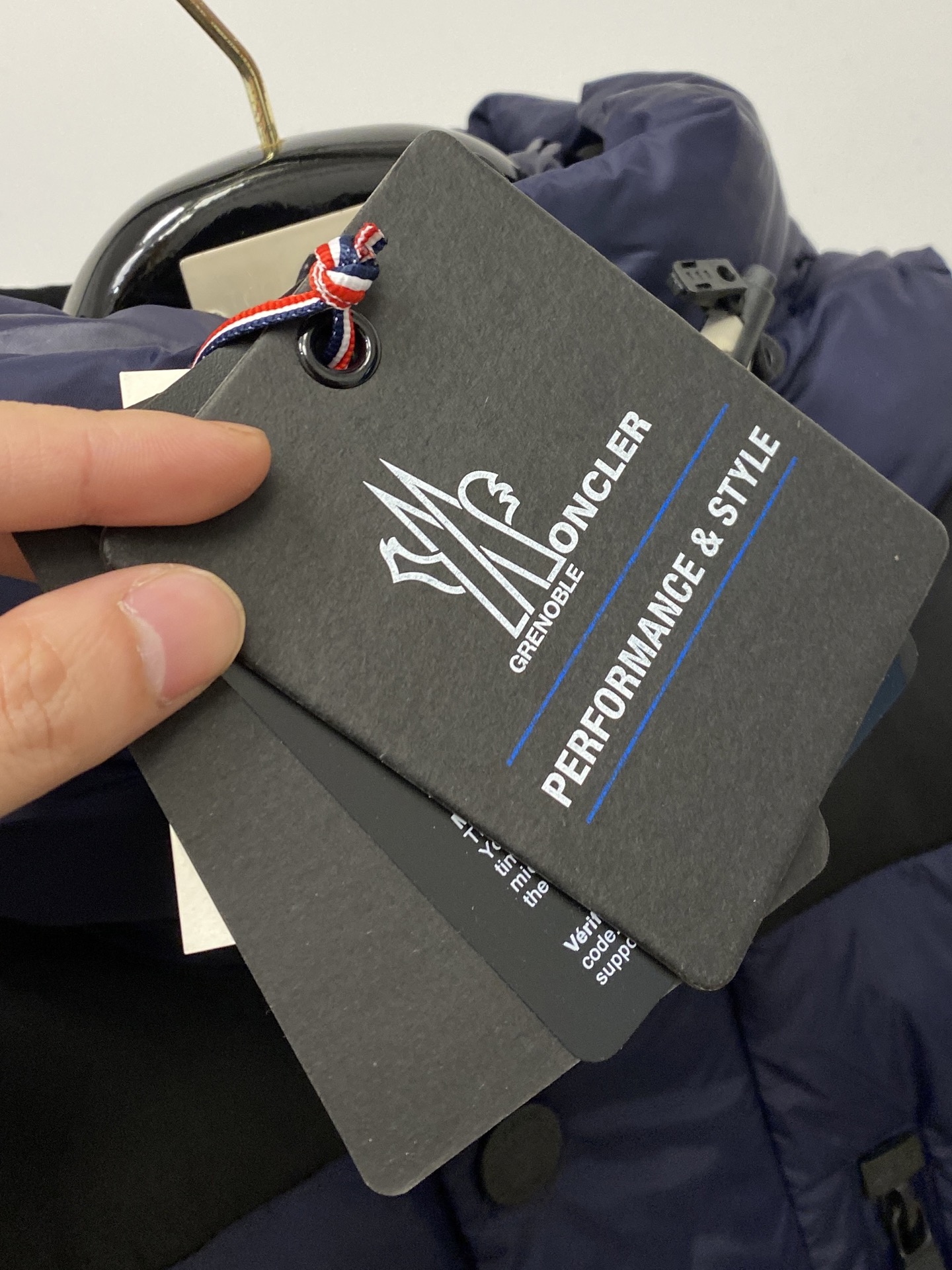 蒙口、2025最新款男士轻薄羽绒服、面料柔软舒适 ．上身版型超赞 ．拉链．辅料都是客供 、进口面料，轻便