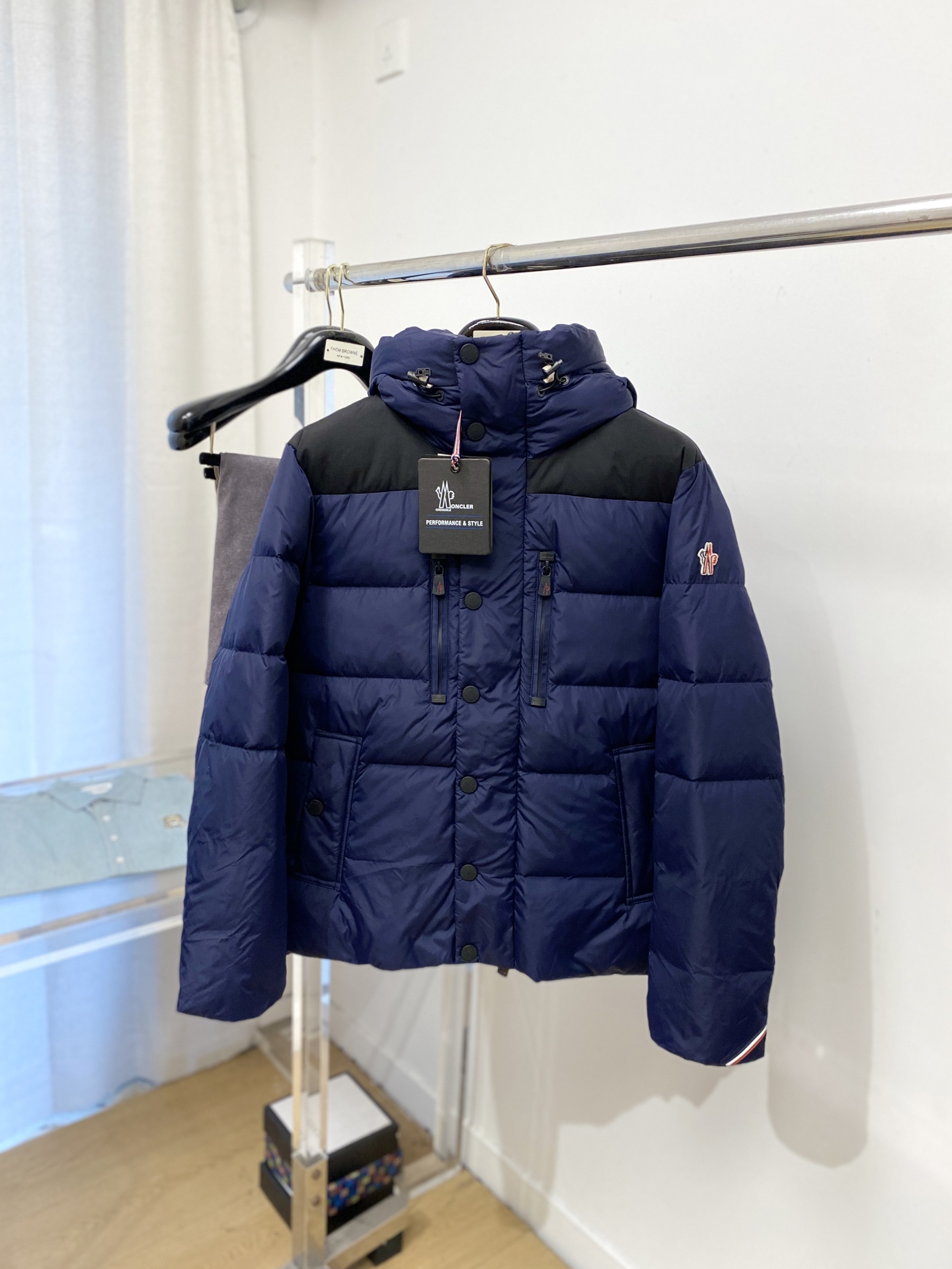 蒙口、2025最新款男士轻薄羽绒服、面料柔软舒适 ．上身版型超赞 ．拉链．辅料都是客供 、进口面料，轻便