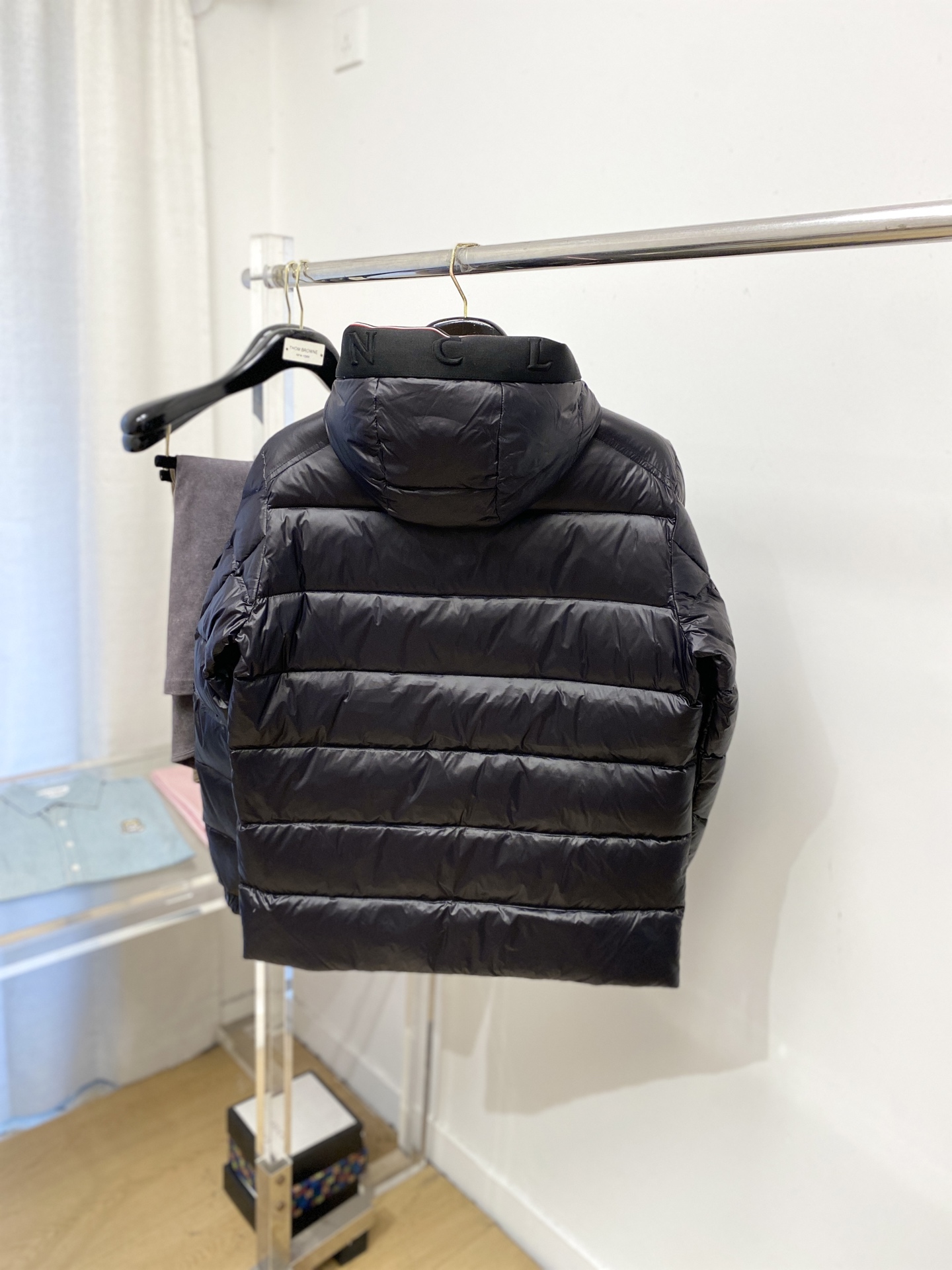 蒙口、2025最新款男士轻薄羽绒服、面料柔软舒适 ．上身版型超赞 ．拉链．辅料都是客供 、进口面料，轻便