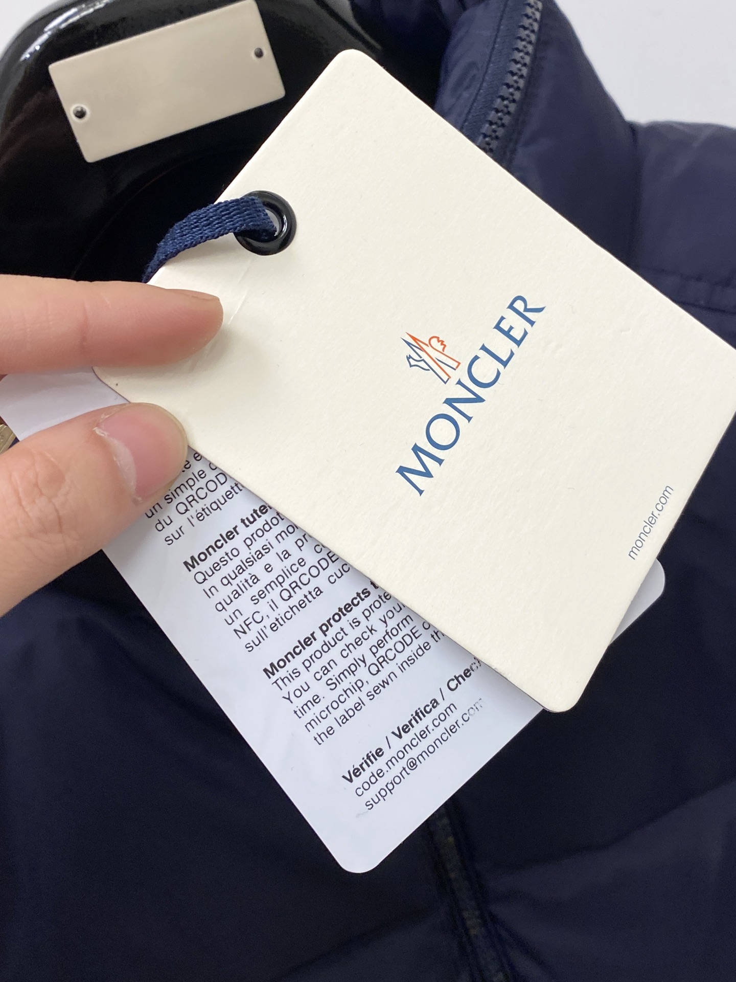 蒙口、2025最新款男士轻薄羽绒服、面料柔软舒适 ．上身版型超赞 ．拉链．辅料都是客供 、进口面料，轻便