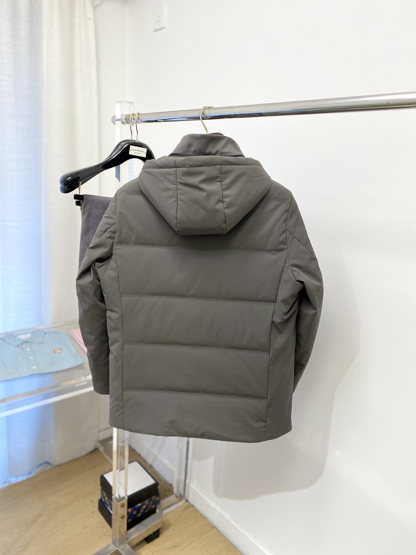 普拉达、2025最新款男士轻薄羽绒服、面料柔软舒适 ．上身版型超赞 ．拉链．辅料都是客供 、进口面料，轻