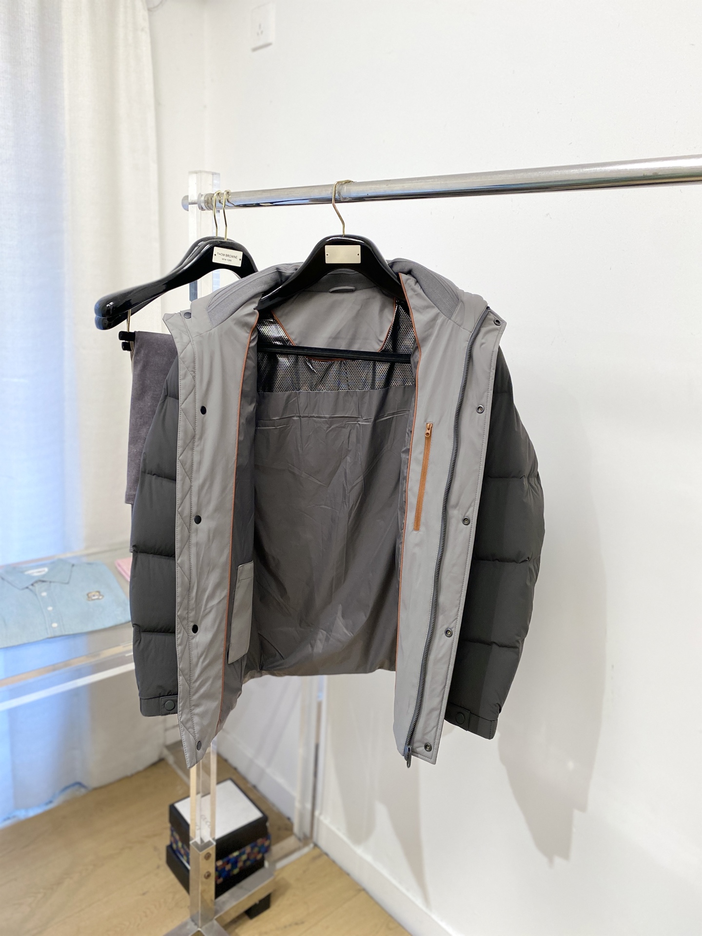￼ ￼ Brunello Cucinelli、2025最新款男士轻薄羽绒服、面料柔软舒适 ．上身版型超赞