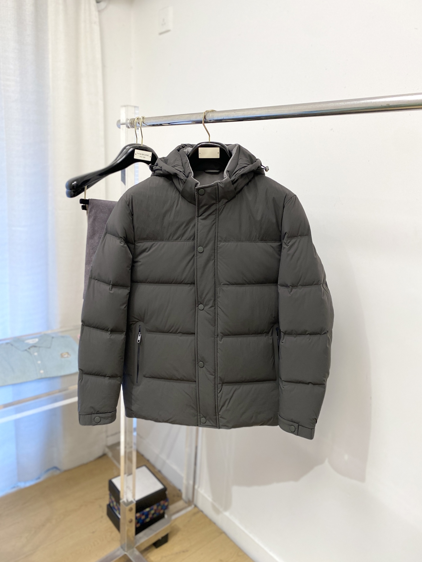 ￼ ￼ Brunello Cucinelli、2025最新款男士轻薄羽绒服、面料柔软舒适 ．上身版型超赞