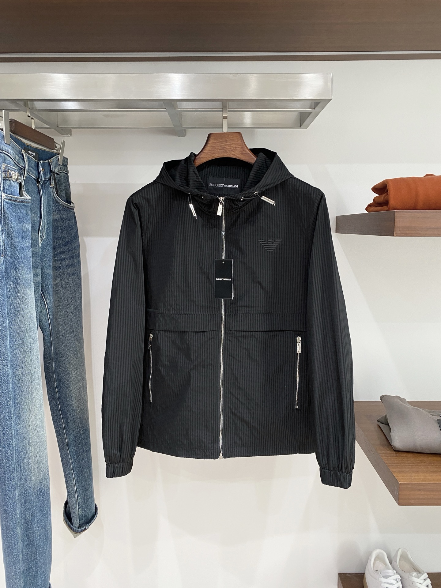 阿玛尼、2025新品夹克外套，时尚帅气，简约百搭款，胸前顶级印胶图案logo，定制原版面料，不仅挺括，保