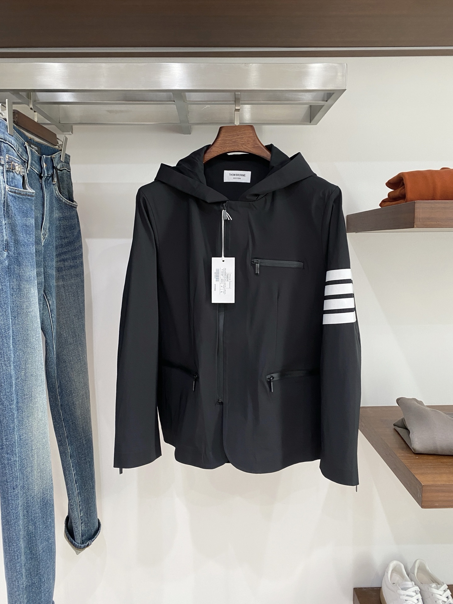 TB、2025新品夹克外套，时尚帅气，简约百搭款，袖口经典TB四道杠logo，定制原版面料，不仅挺括，保