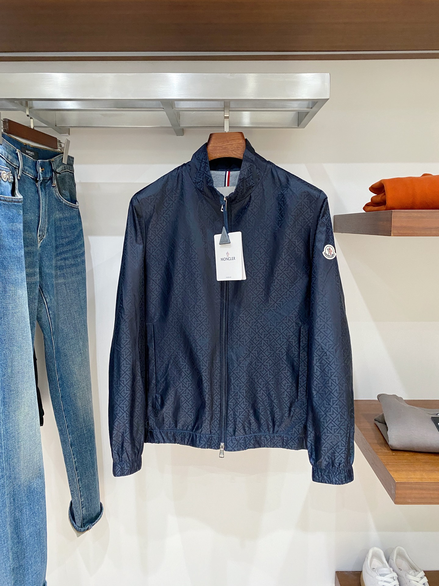 蒙口、2025新品夹克外套，时尚帅气，简约百搭款，袖口刺绣装饰图案logo，定制原版面料，不仅挺括，保持