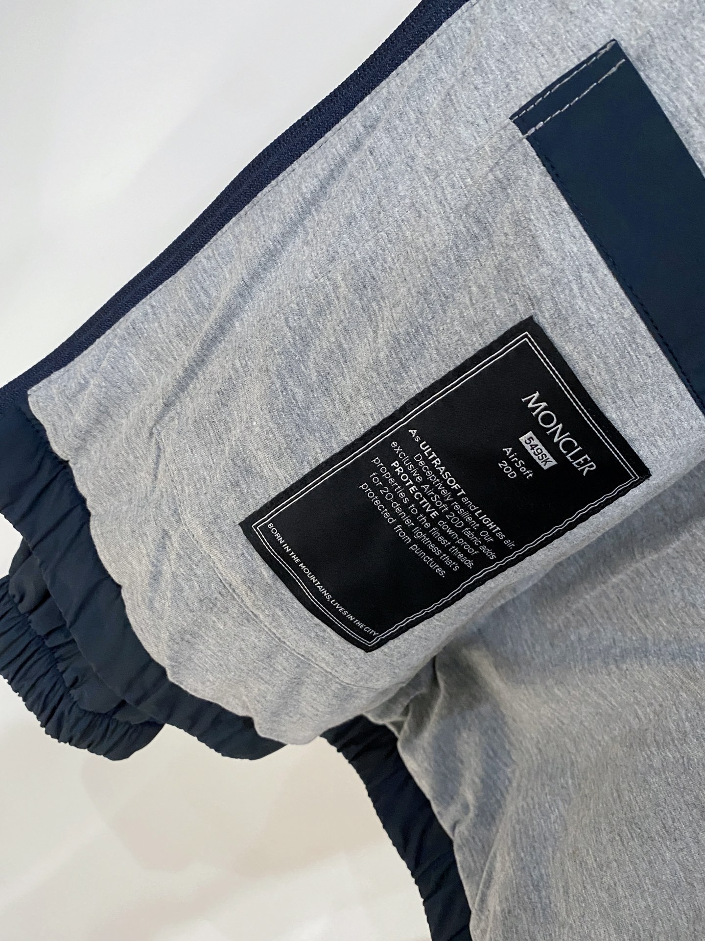 蒙口、2025新品夹克外套，时尚帅气，简约百搭款，胸前刺绣装饰图案logo，定制原版面料，不仅挺括，保持