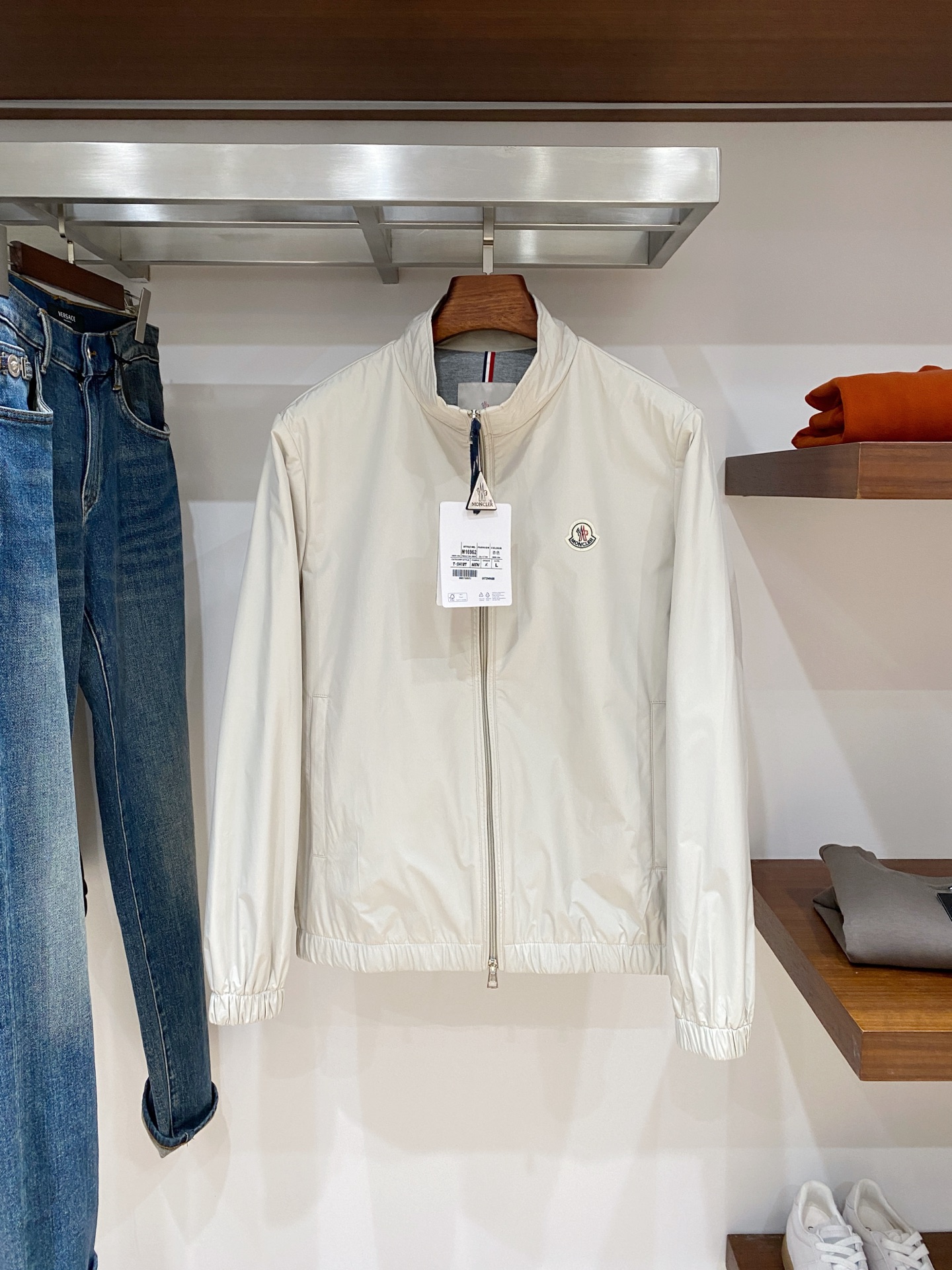蒙口、2025新品夹克外套，时尚帅气，简约百搭款，胸前刺绣装饰图案logo，定制原版面料，不仅挺括，保持