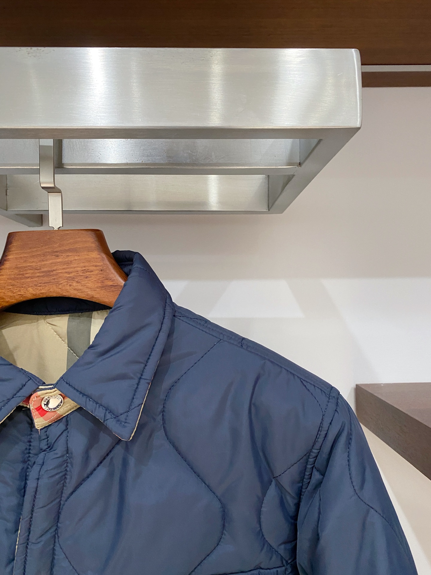 巴宝莉、2025新品夹克棉外套，时尚帅气，简约百搭款，原版五金辅料logo，定制原版面料，不仅挺括，保持