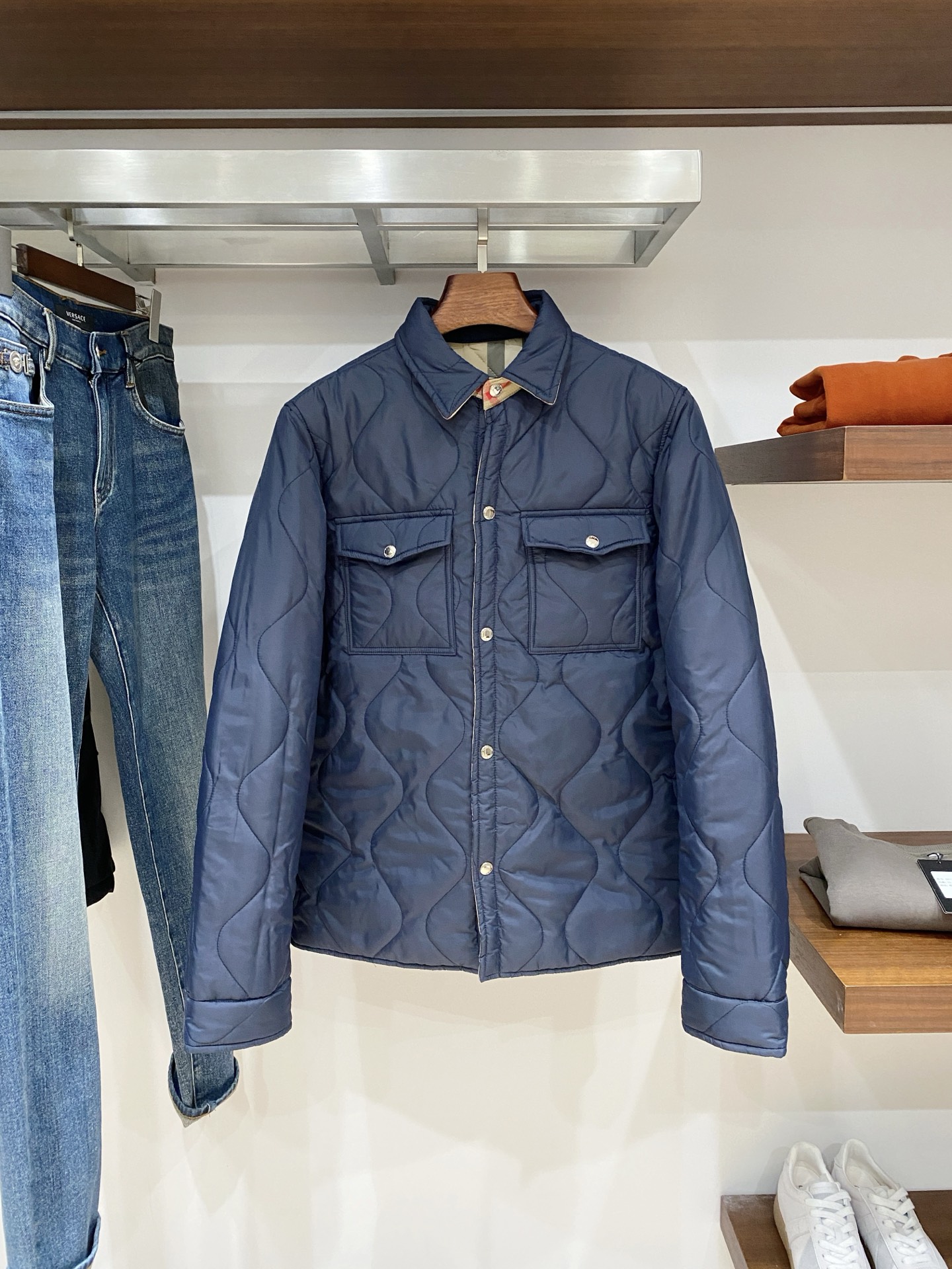 巴宝莉、2025新品夹克棉外套，时尚帅气，简约百搭款，原版五金辅料logo，定制原版面料，不仅挺括，保持