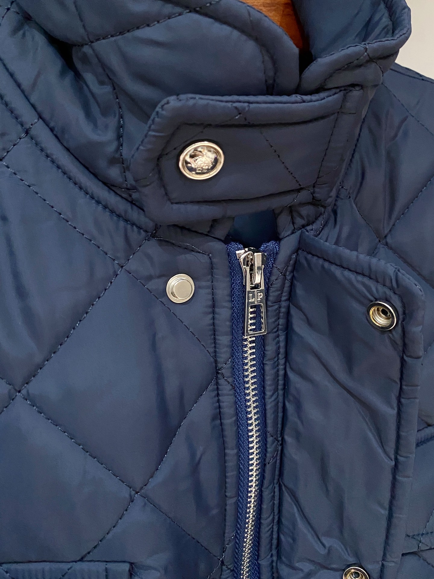 lP🆕、2025最新款男士轻薄棉服面料柔软舒适 ．上身版型超赞 ．拉链．辅料都是客供 、进口面料，轻便舒