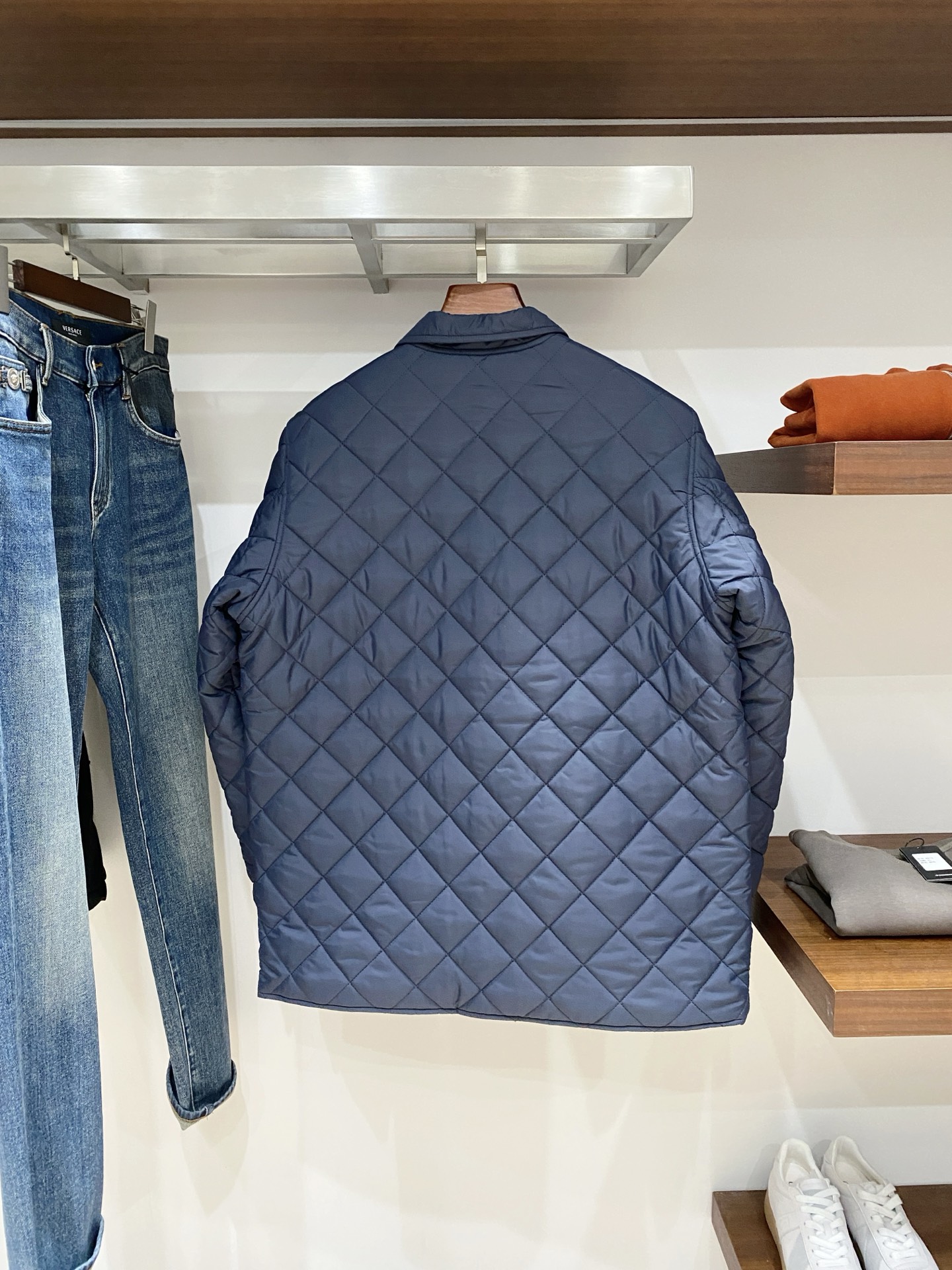 lP🆕、2025最新款男士轻薄棉服面料柔软舒适 ．上身版型超赞 ．拉链．辅料都是客供 、进口面料，轻便舒