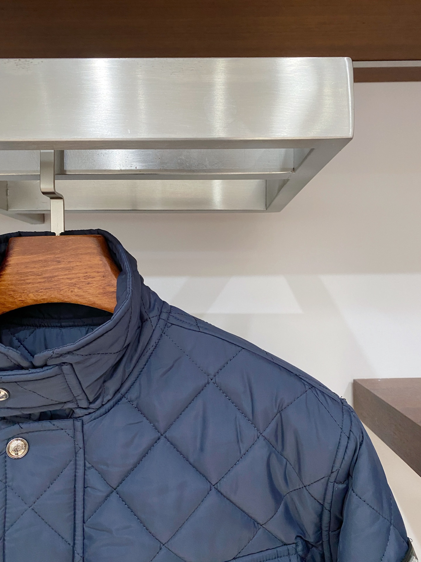 lP🆕、2025最新款男士轻薄棉服面料柔软舒适 ．上身版型超赞 ．拉链．辅料都是客供 、进口面料，轻便舒