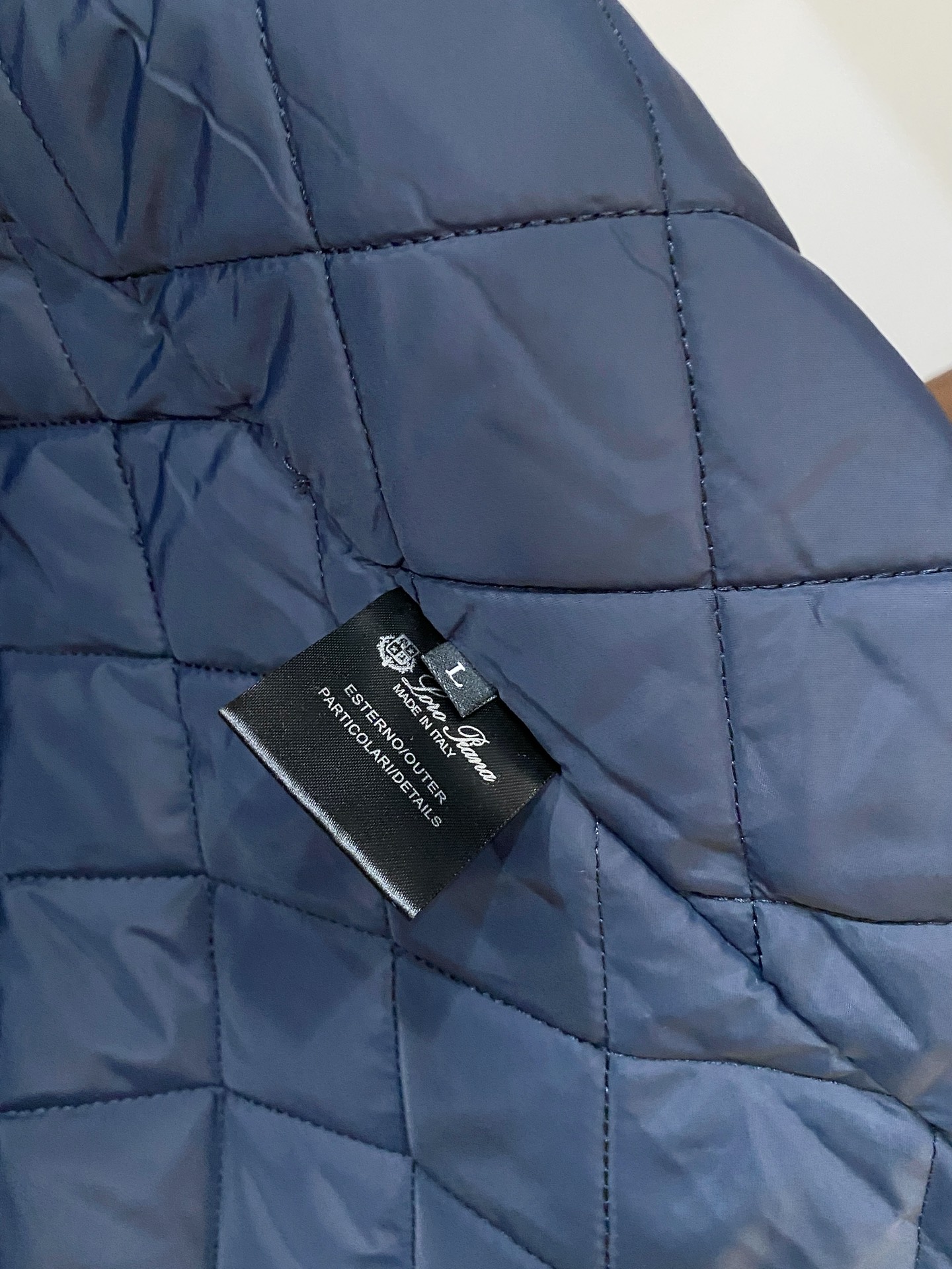 lP🆕、2025最新款男士轻薄棉服面料柔软舒适 ．上身版型超赞 ．拉链．辅料都是客供 、进口面料，轻便舒