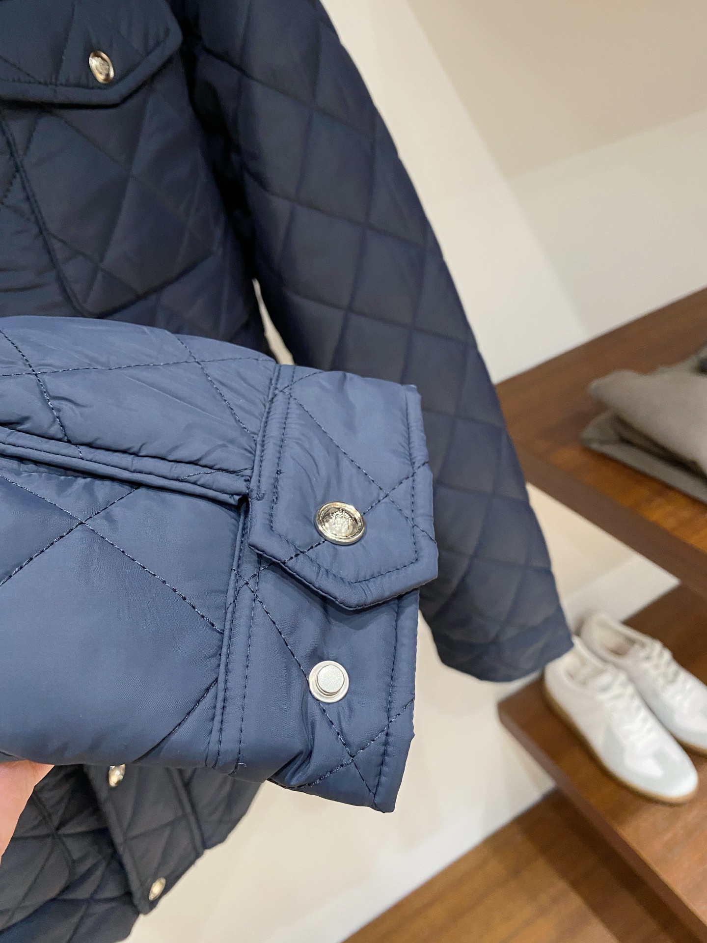 lP🆕、2025最新款男士轻薄棉服面料柔软舒适 ．上身版型超赞 ．拉链．辅料都是客供 、进口面料，轻便舒