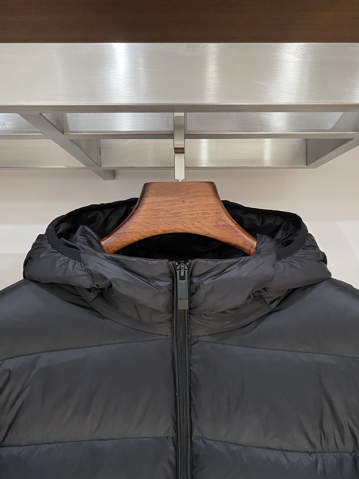 蒙口、2025最新款男士针织羽绒服、面料柔软舒适 ．上身版型超赞 ．拉链．辅料都是客供 、进口面料，轻便