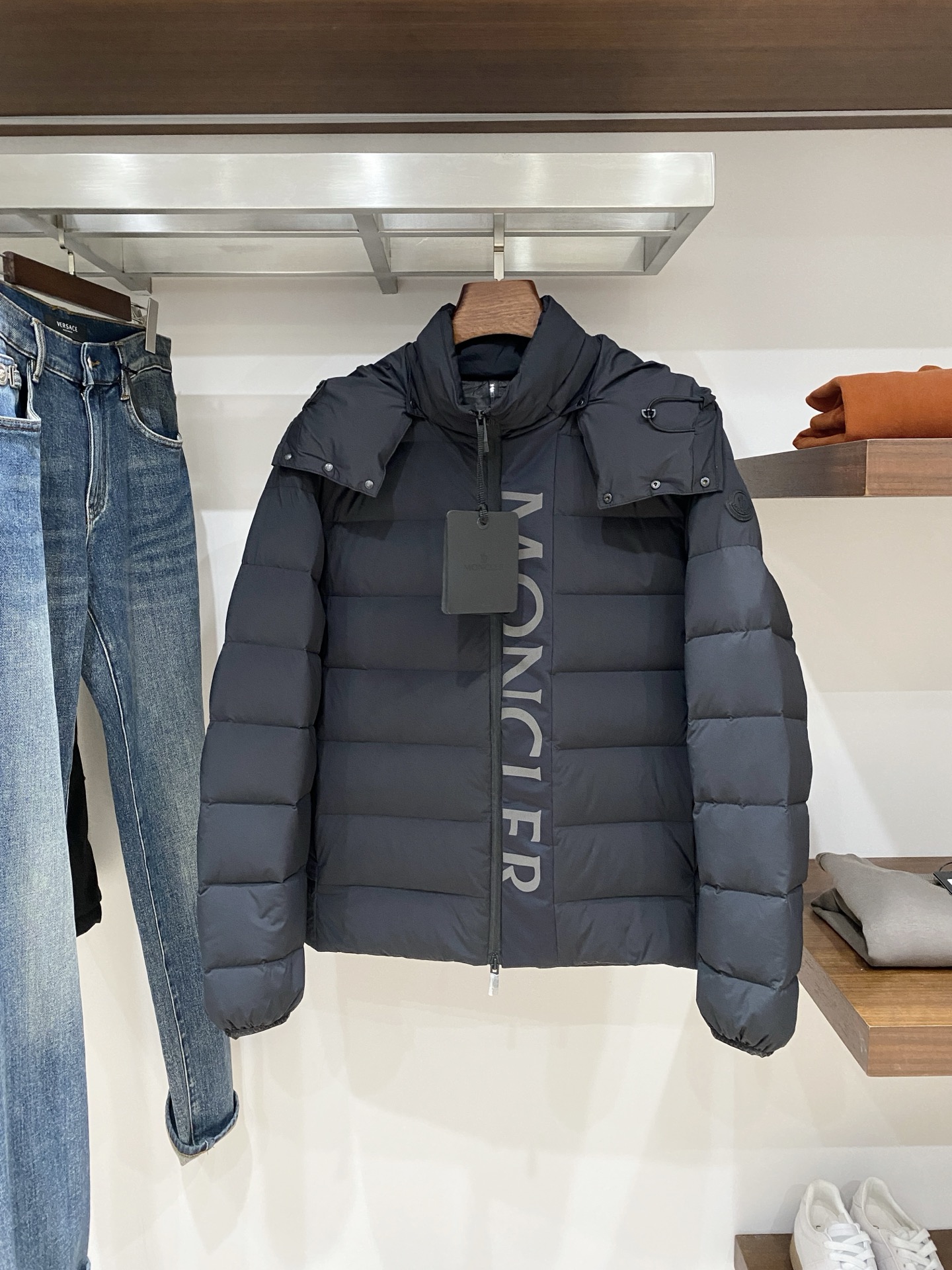 蒙口、2025最新款男士羽绒服、面料柔软舒适 ．上身版型超赞 ．拉链．辅料都是客供 、进口面料，轻便舒适