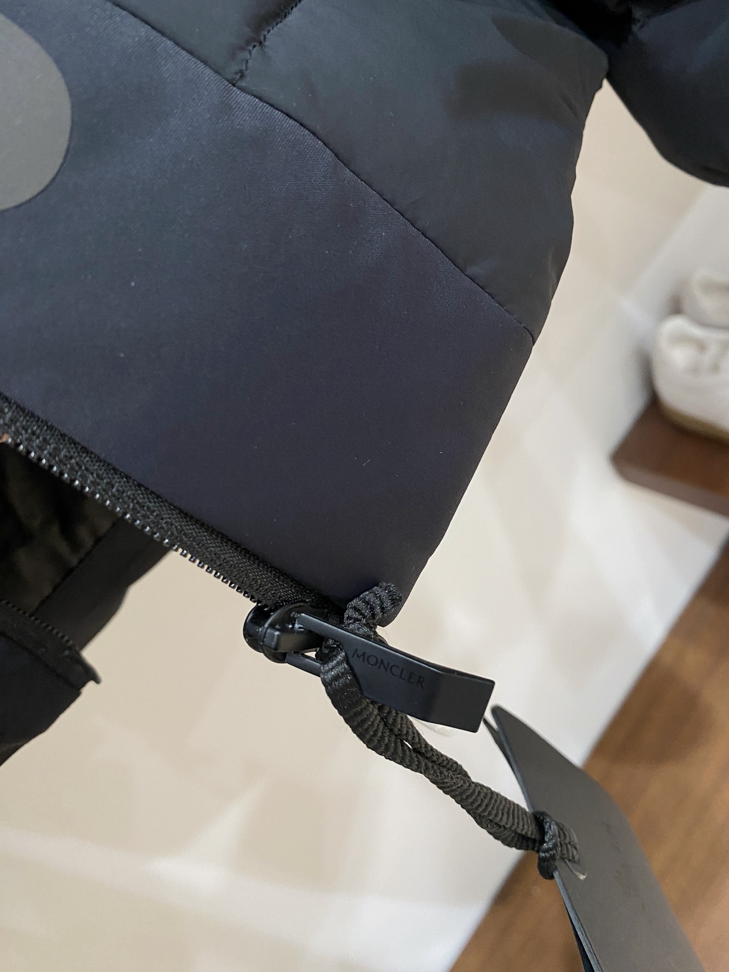 蒙口、2025最新款男士羽绒服、面料柔软舒适 ．上身版型超赞 ．拉链．辅料都是客供 、进口面料，轻便舒适