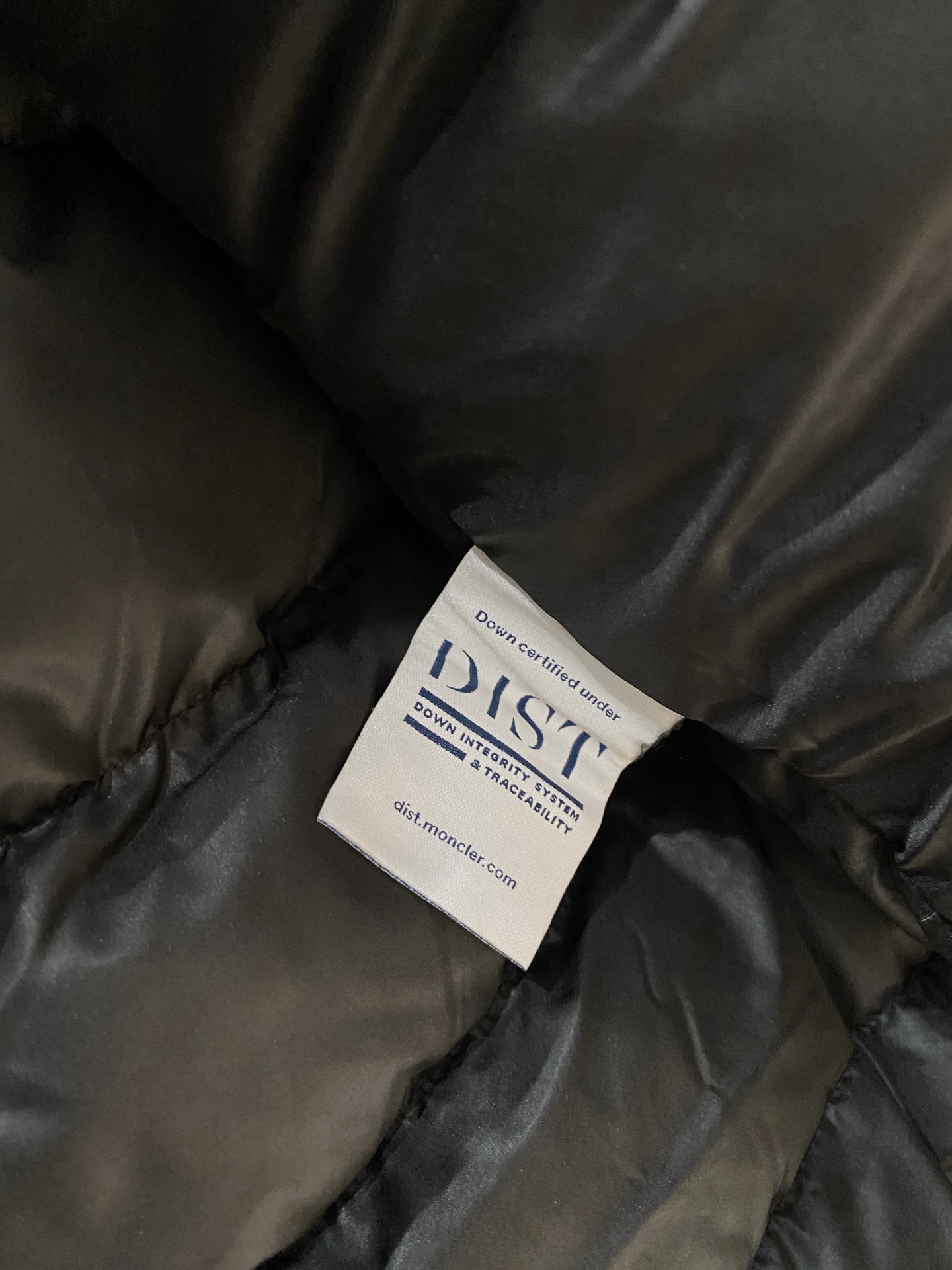 蒙口、2025最新款男士羽绒服、面料柔软舒适 ．上身版型超赞 ．拉链．辅料都是客供 、进口面料，轻便舒适