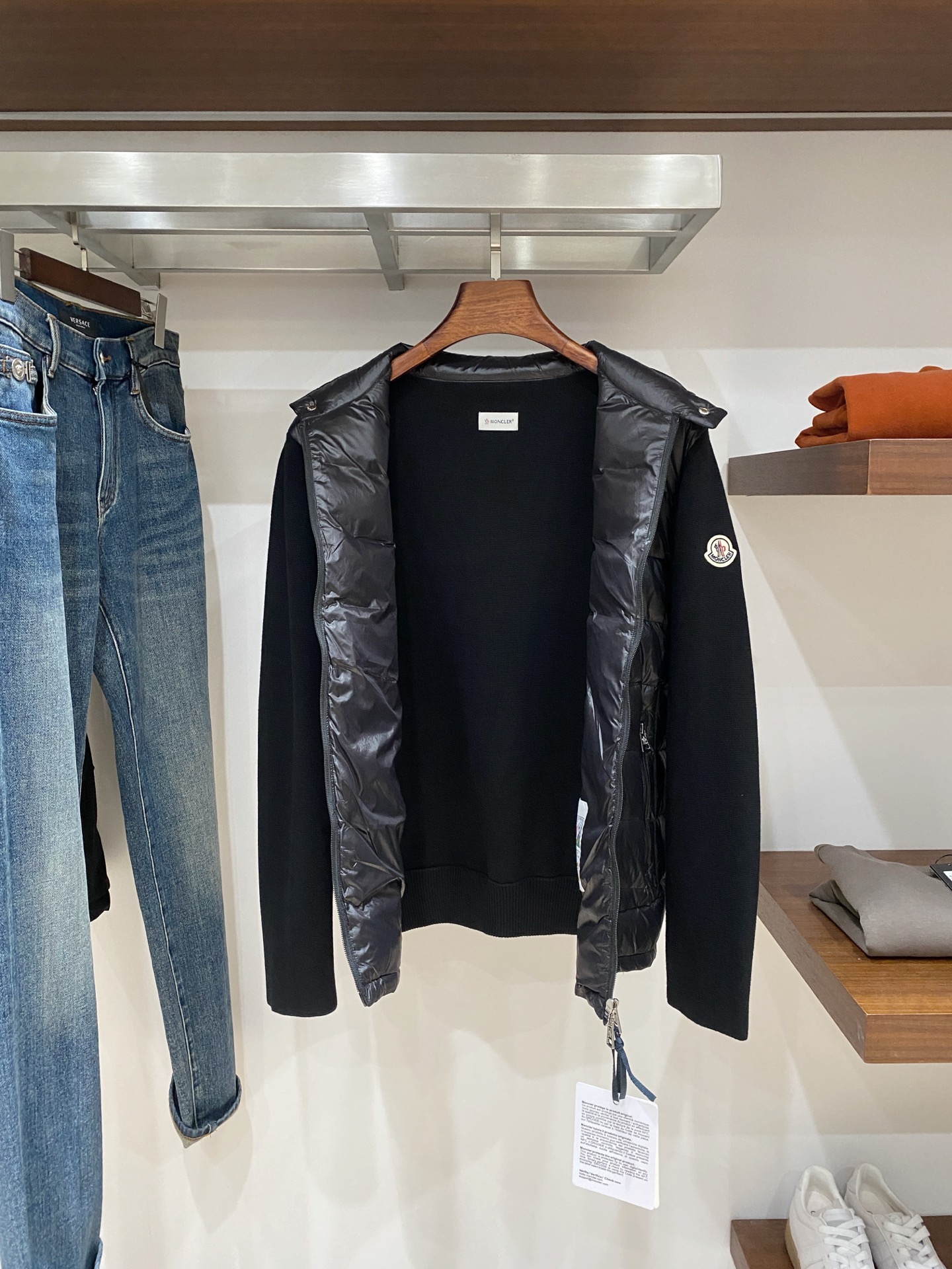 蒙口、2025最新款男士针织羽绒服、面料柔软舒适 ．上身版型超赞 ．拉链．辅料都是客供 、进口面料，轻便