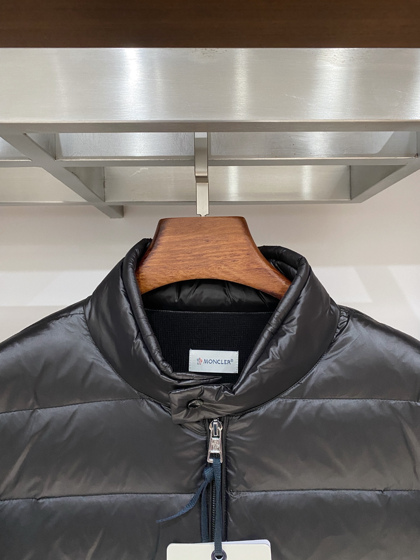 蒙口、2025最新款男士针织羽绒服、面料柔软舒适 ．上身版型超赞 ．拉链．辅料都是客供 、进口面料，轻便