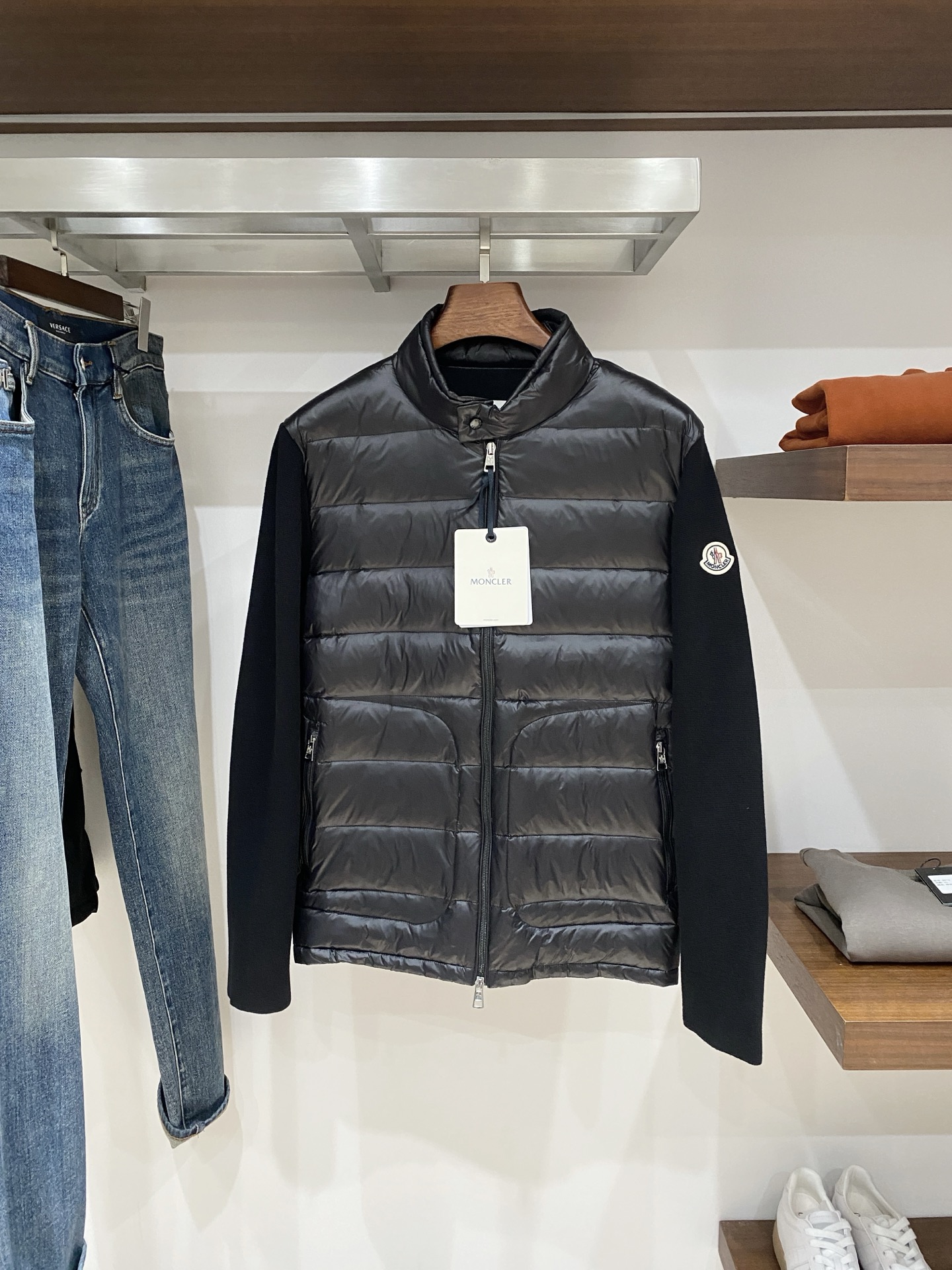 蒙口、2025最新款男士针织羽绒服、面料柔软舒适 ．上身版型超赞 ．拉链．辅料都是客供 、进口面料，轻便