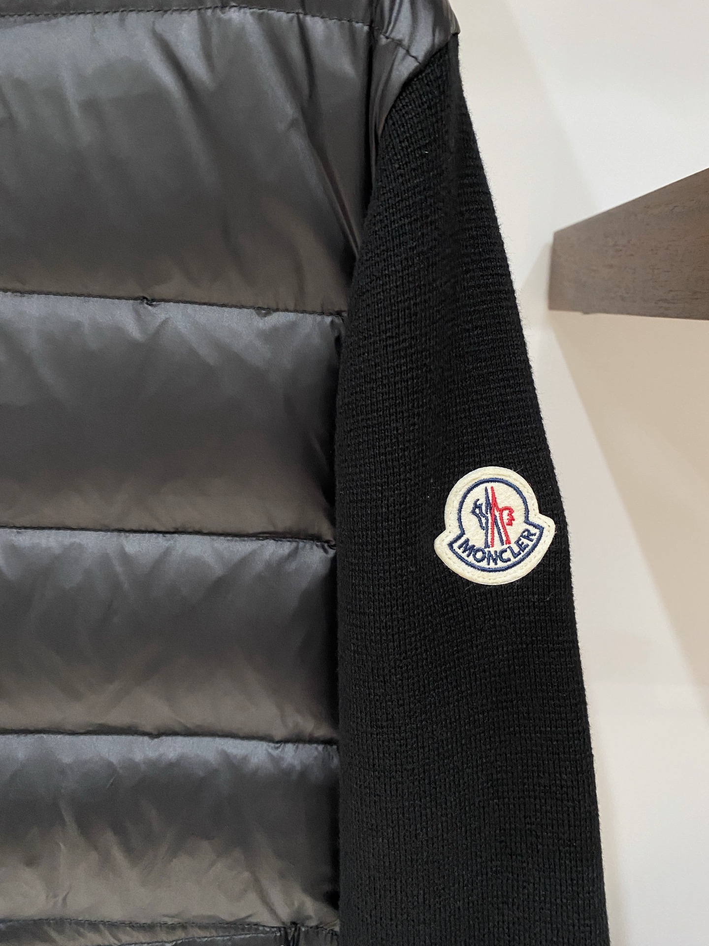 蒙口、2025最新款男士针织羽绒服、面料柔软舒适 ．上身版型超赞 ．拉链．辅料都是客供 、进口面料，轻便