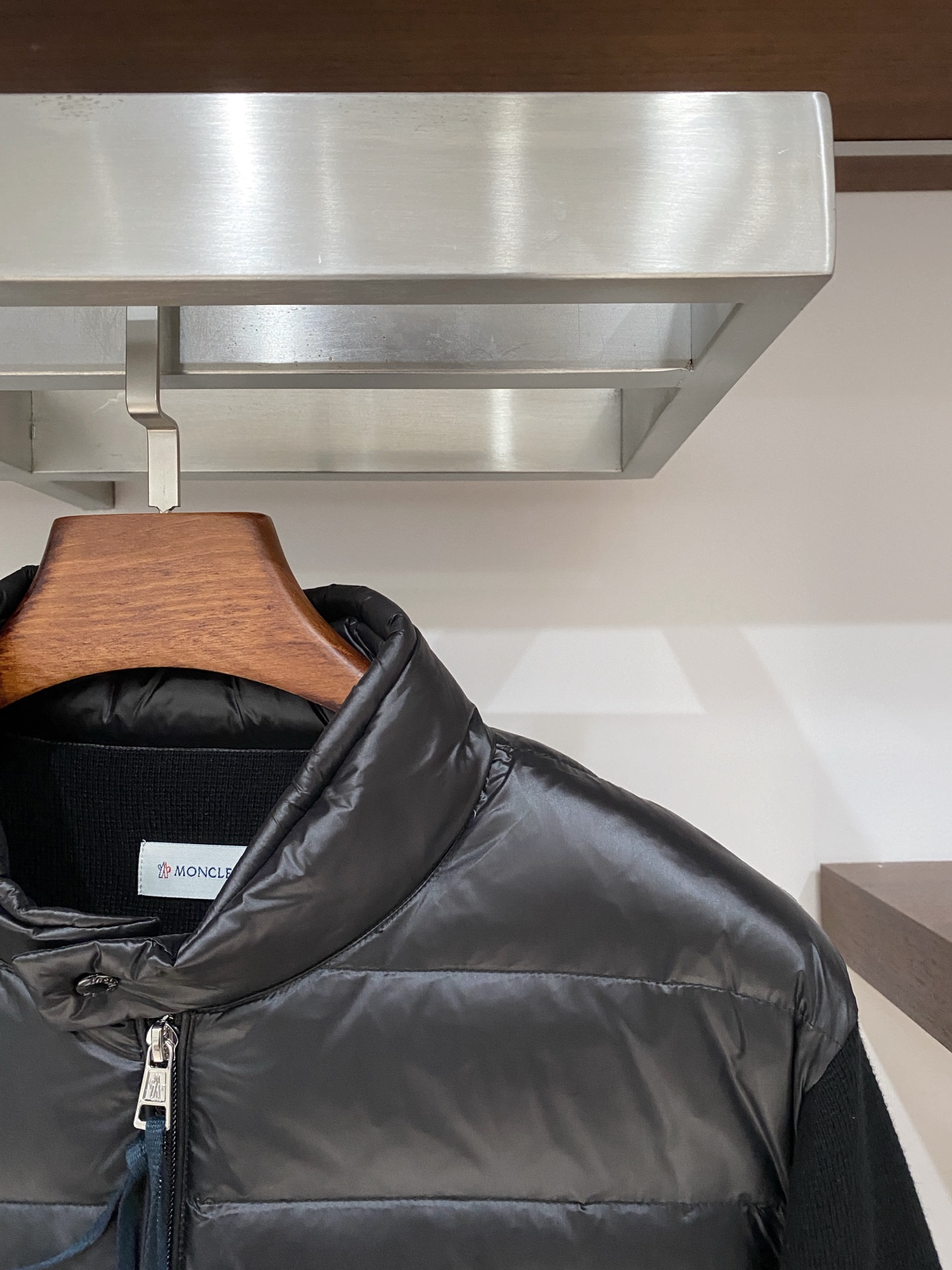 蒙口、2025最新款男士针织羽绒服、面料柔软舒适 ．上身版型超赞 ．拉链．辅料都是客供 、进口面料，轻便