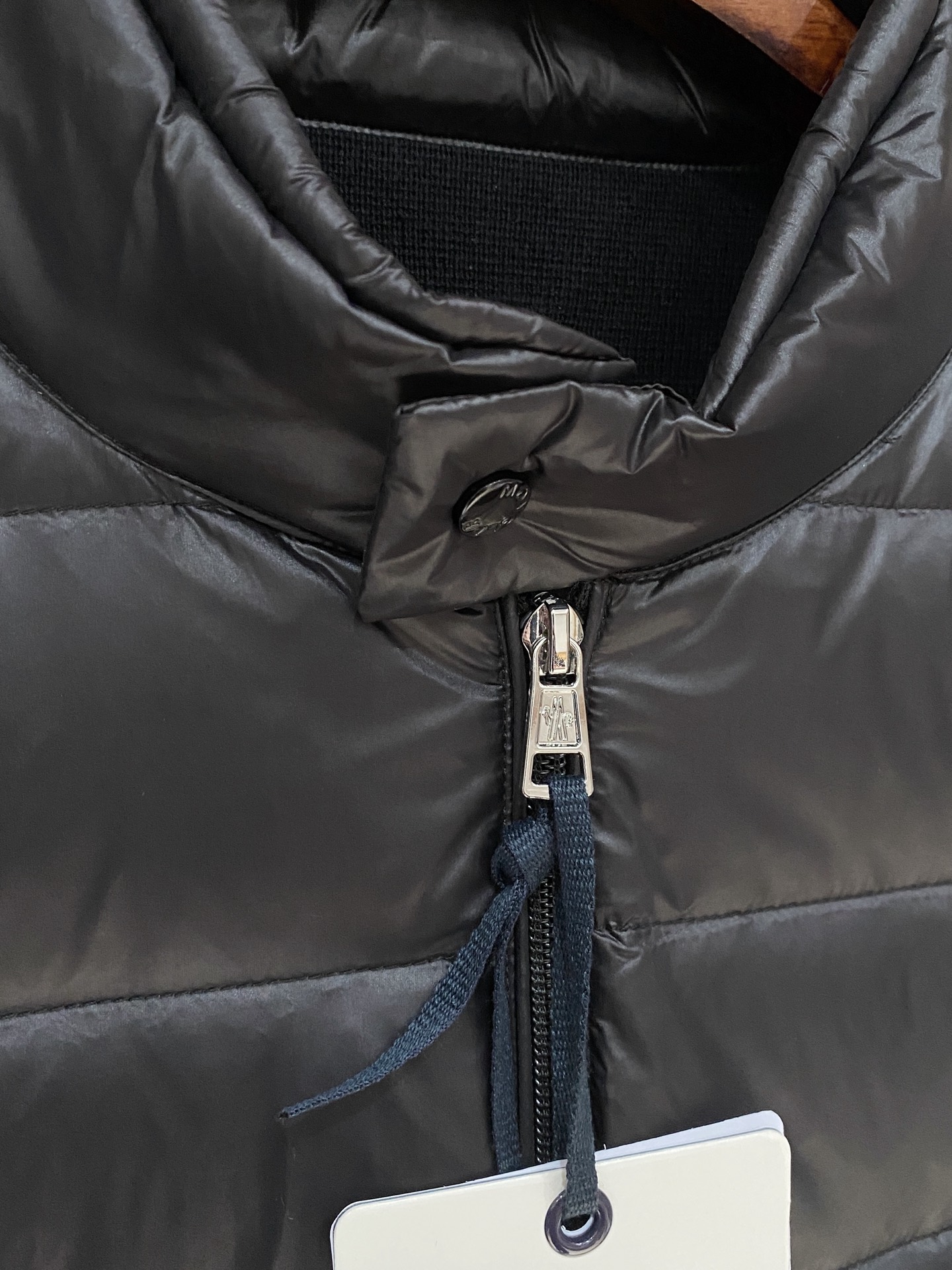 蒙口、2025最新款男士针织羽绒服、面料柔软舒适 ．上身版型超赞 ．拉链．辅料都是客供 、进口面料，轻便