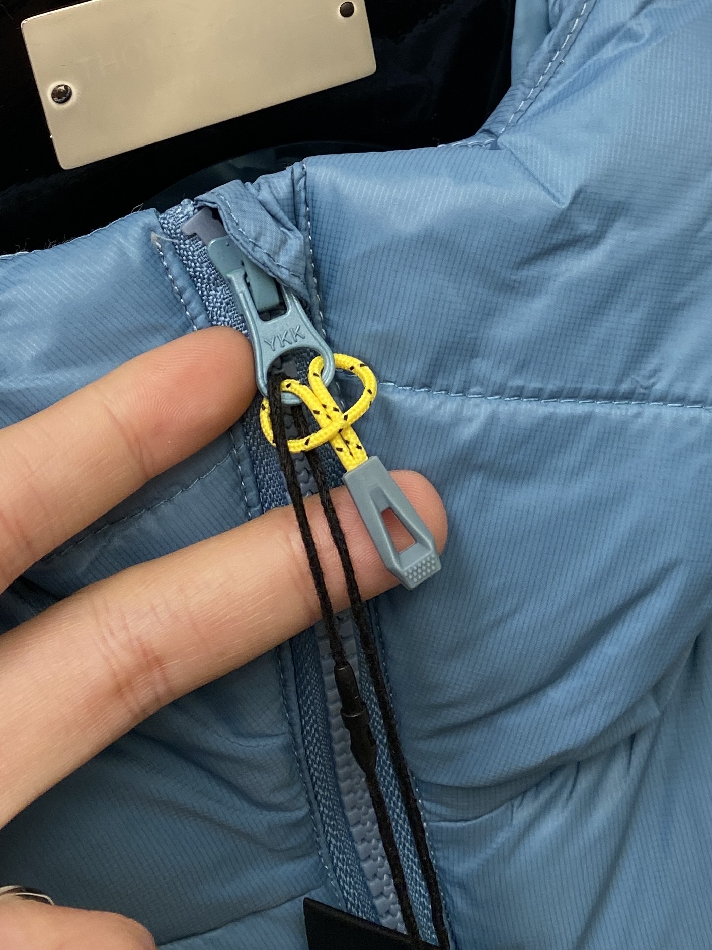 KAILAS 时尚潮牌、2025最新款男士轻薄羽绒服、面料柔软舒适 ．上身版型超赞 ．拉链．辅料都是客供