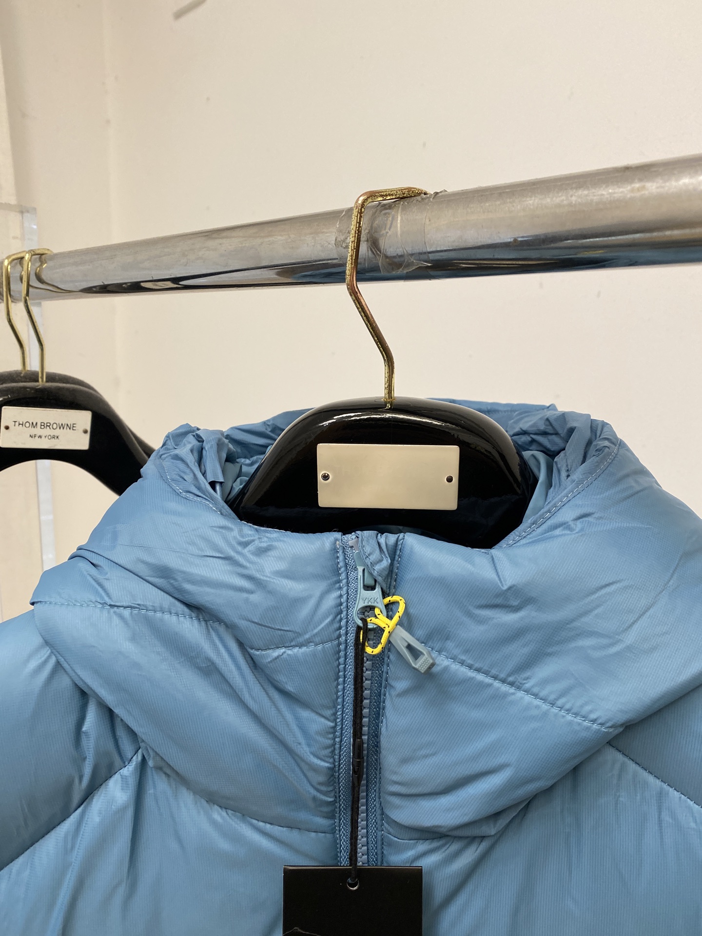 KAILAS 时尚潮牌、2025最新款男士轻薄羽绒服、面料柔软舒适 ．上身版型超赞 ．拉链．辅料都是客供