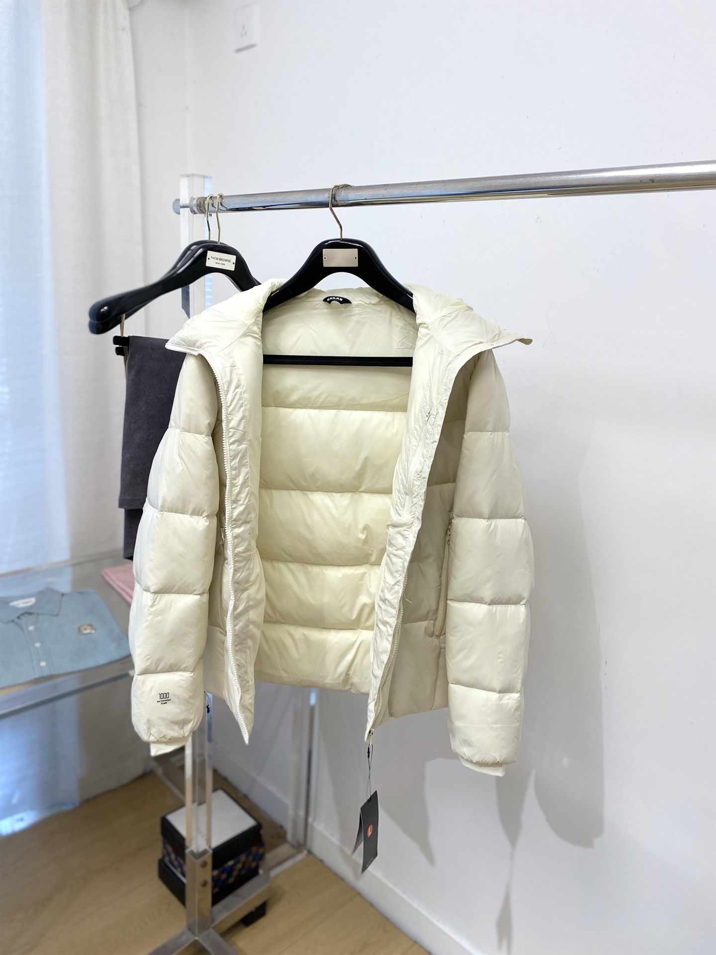 KAILAS 时尚潮牌、2025最新款男士轻薄羽绒服、面料柔软舒适 ．上身版型超赞 ．拉链．辅料都是客供