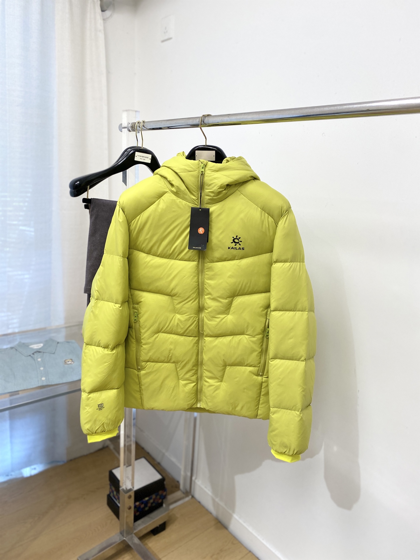 KAILAS 时尚潮牌、2025最新款男士轻薄羽绒服、面料柔软舒适 ．上身版型超赞 ．拉链．辅料都是客供