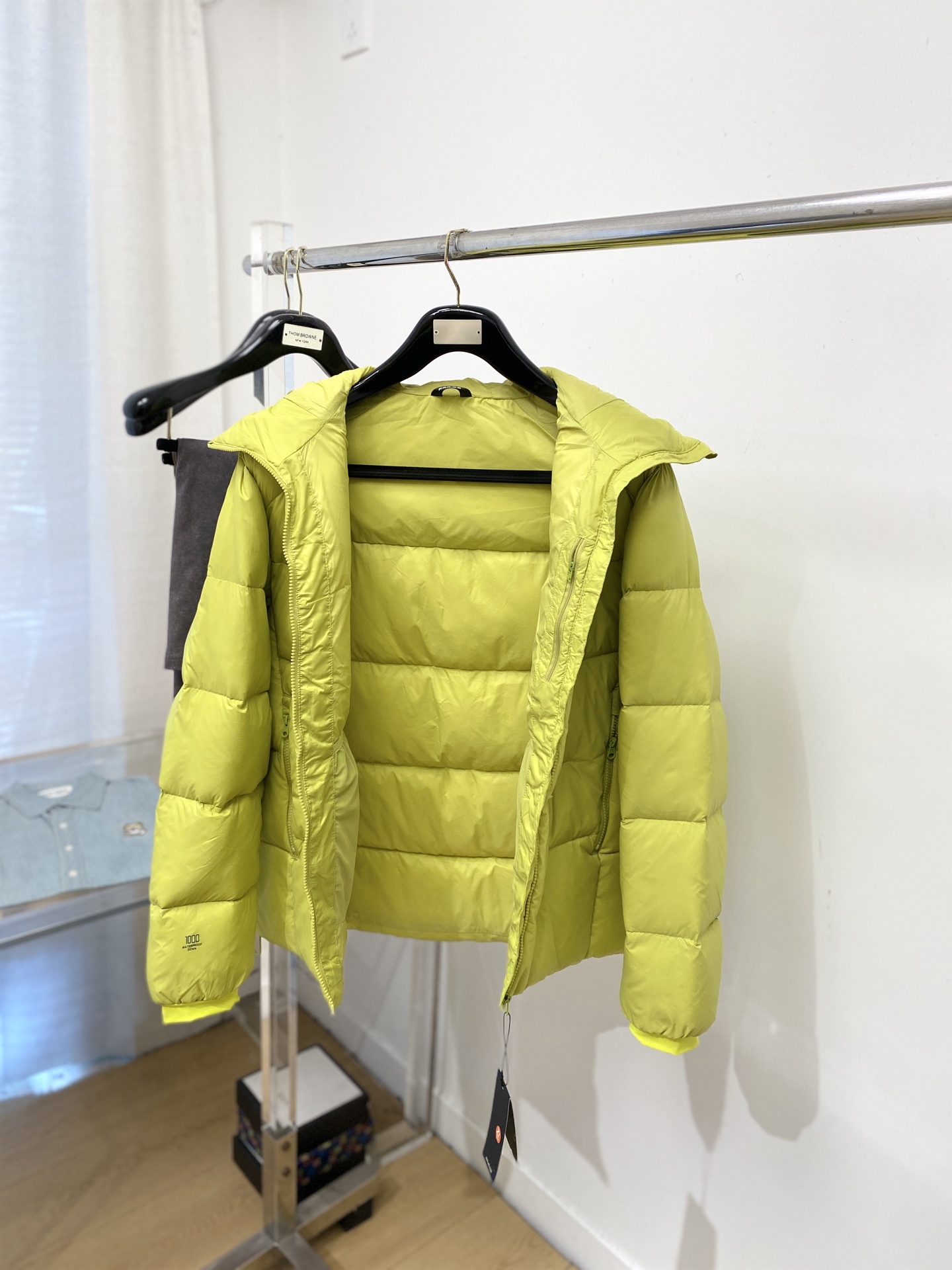 KAILAS 时尚潮牌、2025最新款男士轻薄羽绒服、面料柔软舒适 ．上身版型超赞 ．拉链．辅料都是客供